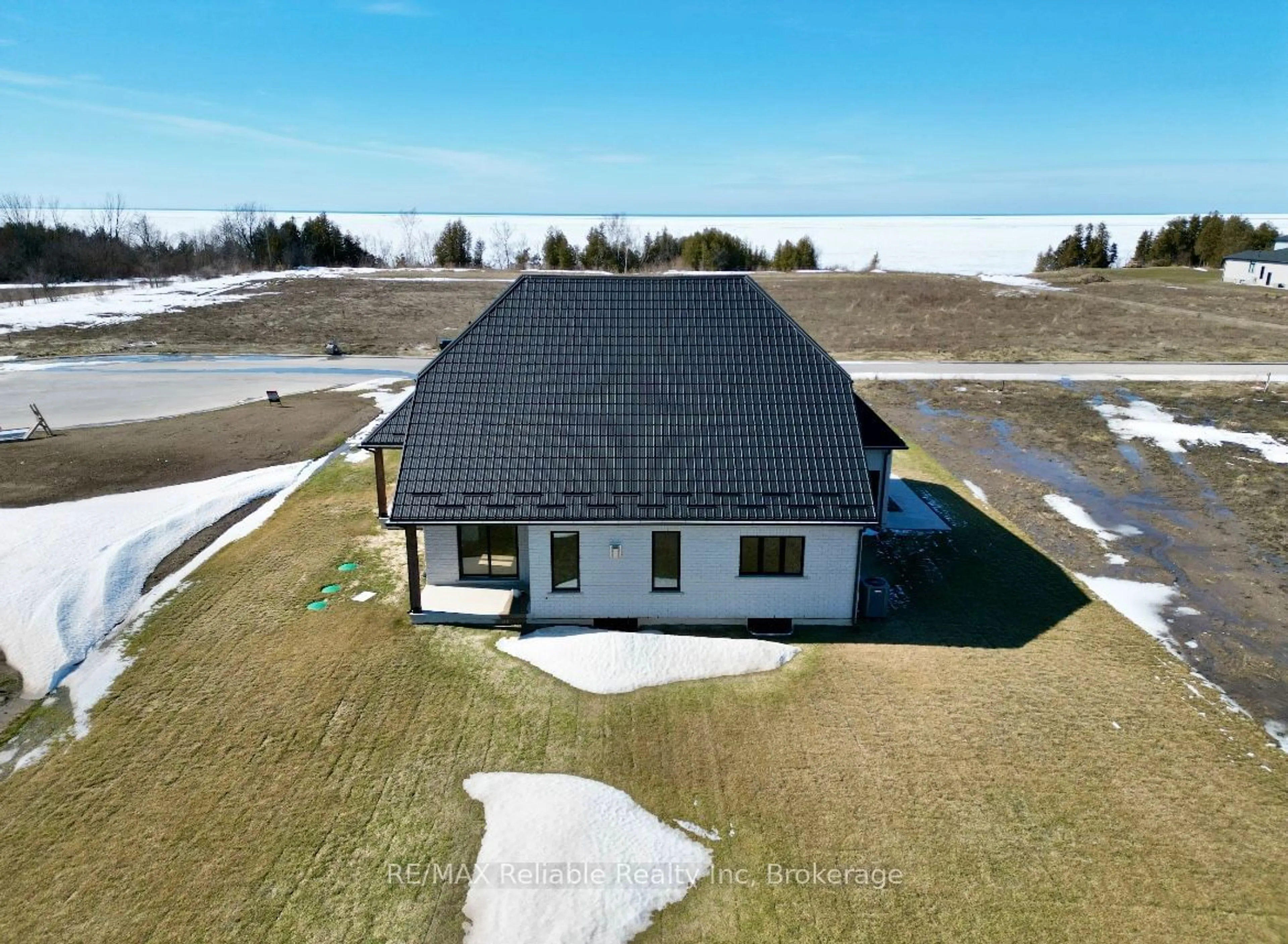 A pic from outside/outdoor area/front of a property/back of a property/a pic from drone, building for 73590 Irene Cres, Bluewater Ontario N0M 2T0