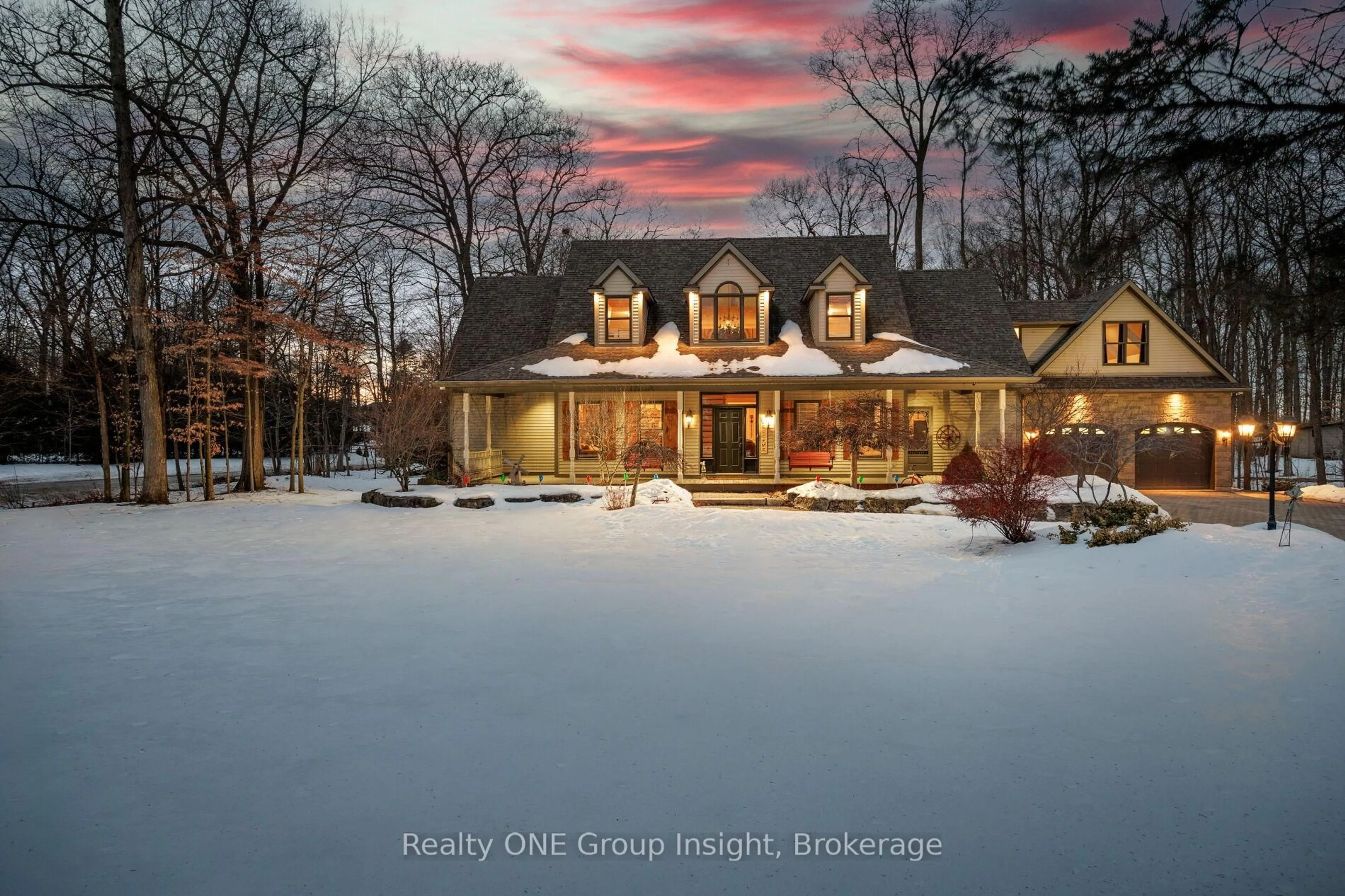 A pic from outside/outdoor area/front of a property/back of a property/a pic from drone, water/lake/river/ocean view for 652 Westbrook Rd, Hamilton Ontario L0R 2A0