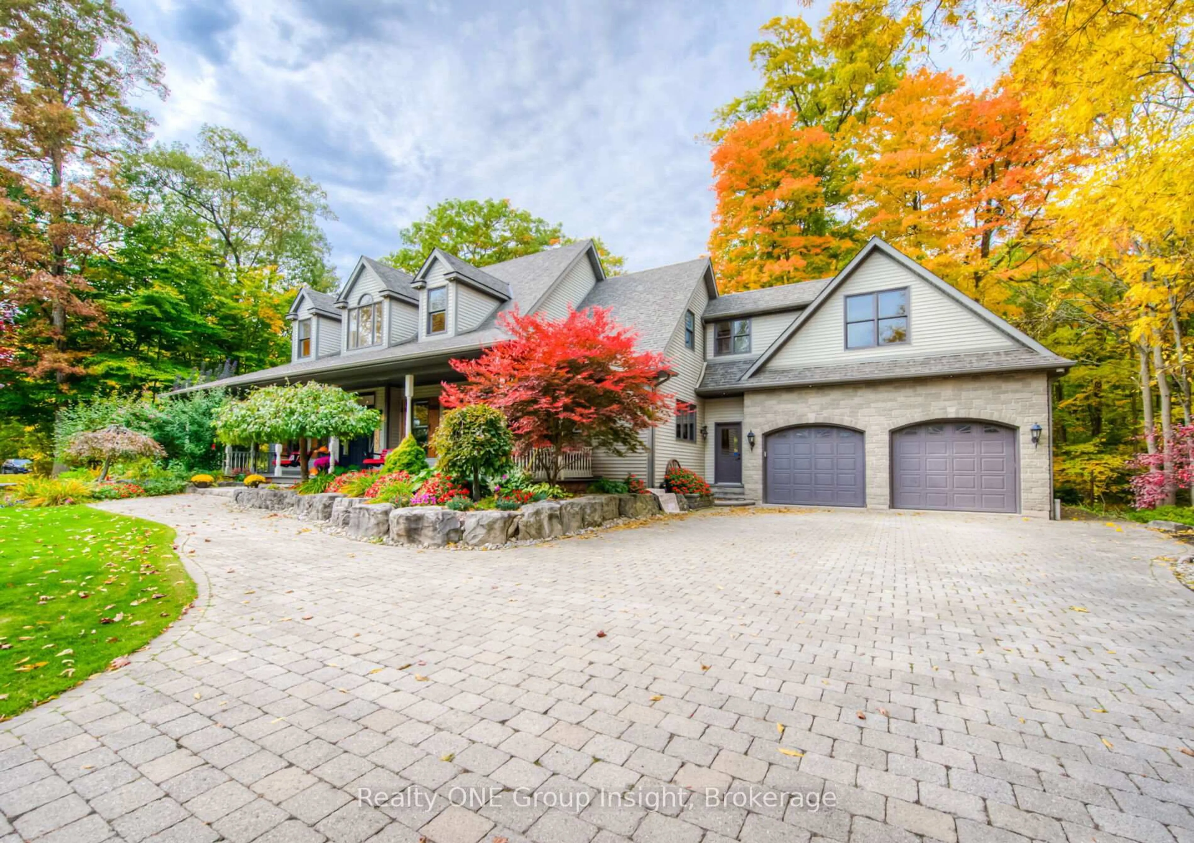 Home with brick exterior material, street for 652 Westbrook Rd, Hamilton Ontario L0R 2A0