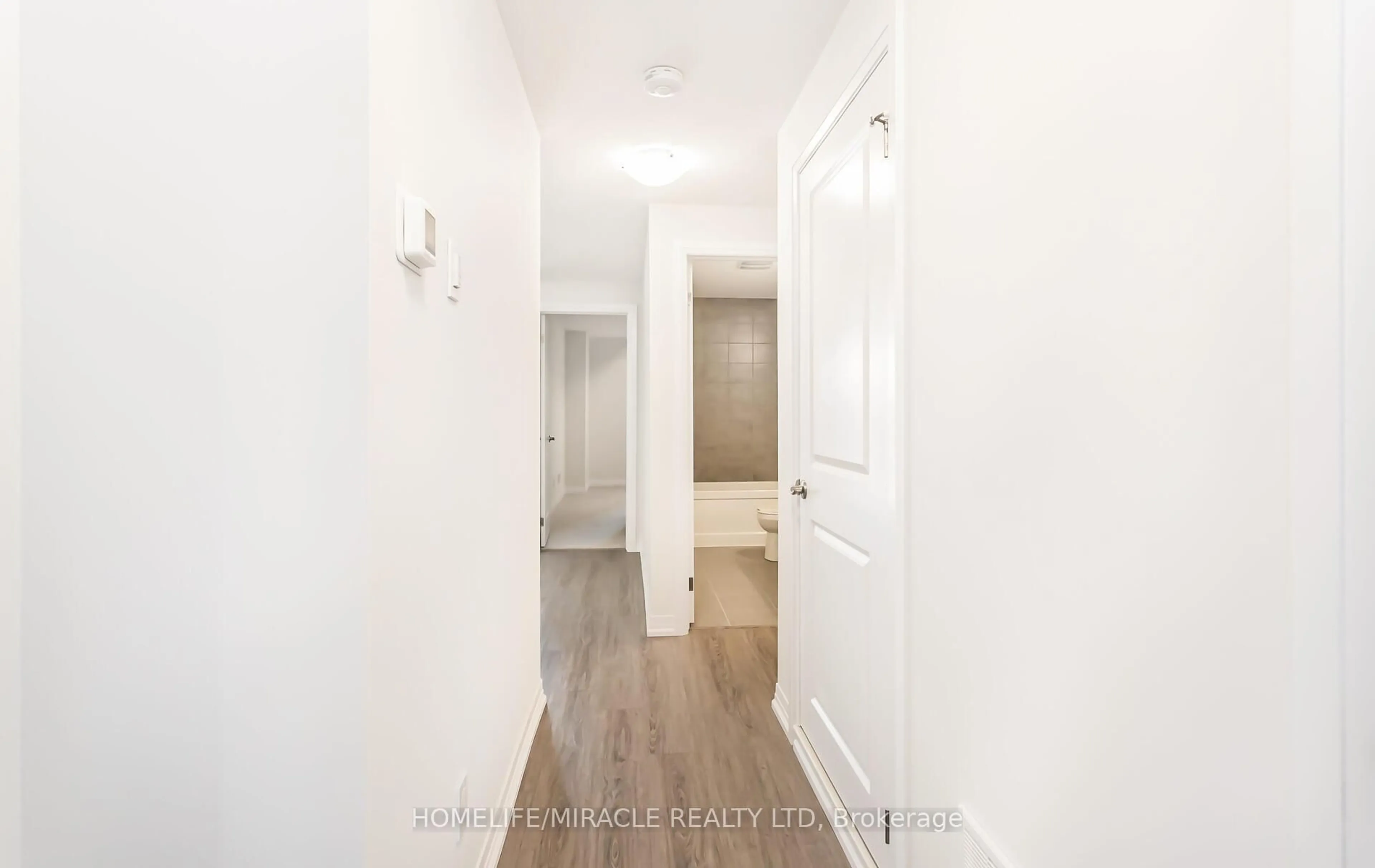 Indoor entryway for 261 Woodbine Ave #Unit 27, Kitchener Ontario N2R 0S7