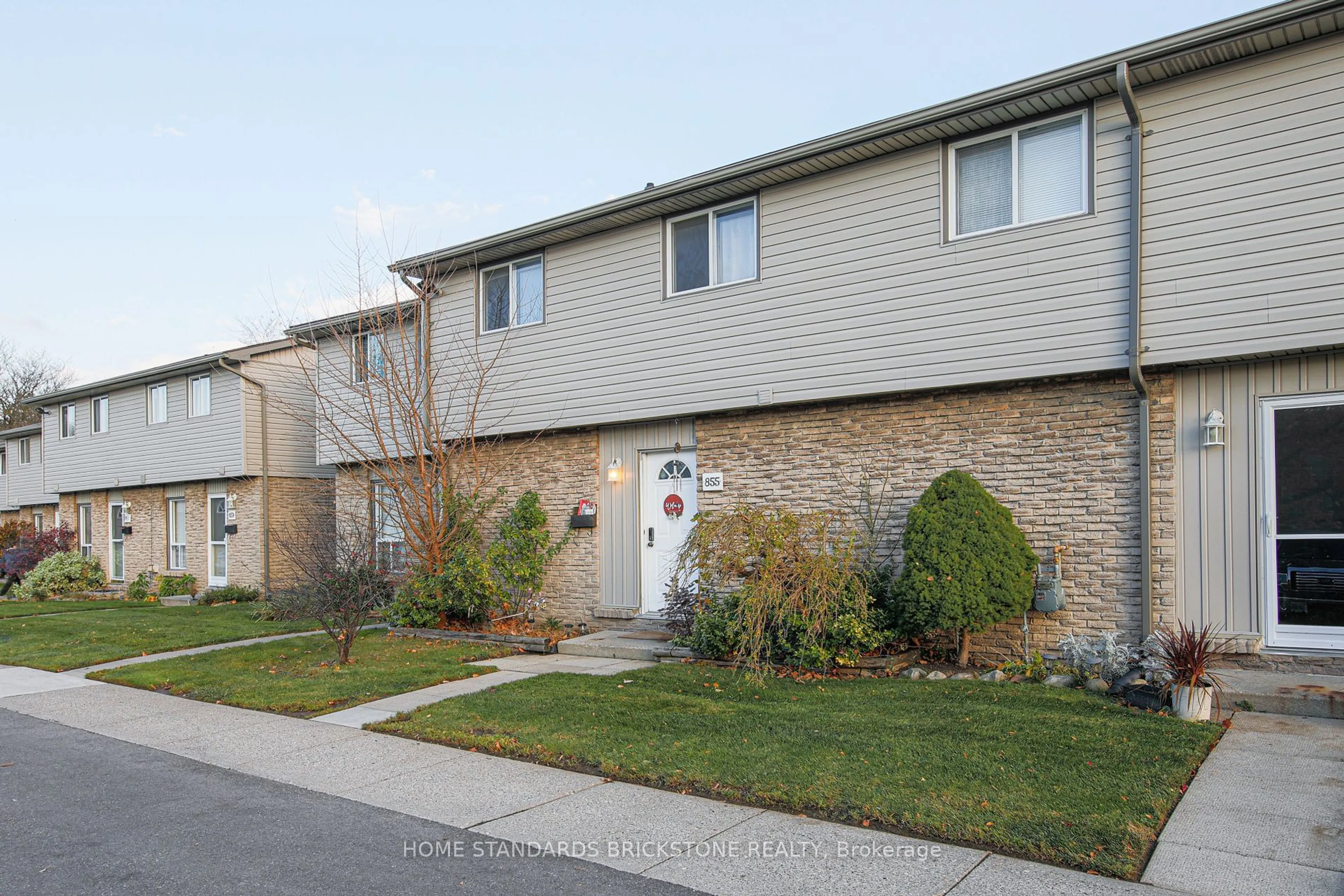 Home with vinyl exterior material, street for 855 Southdale Rd #33, London South Ontario N6E 1V7