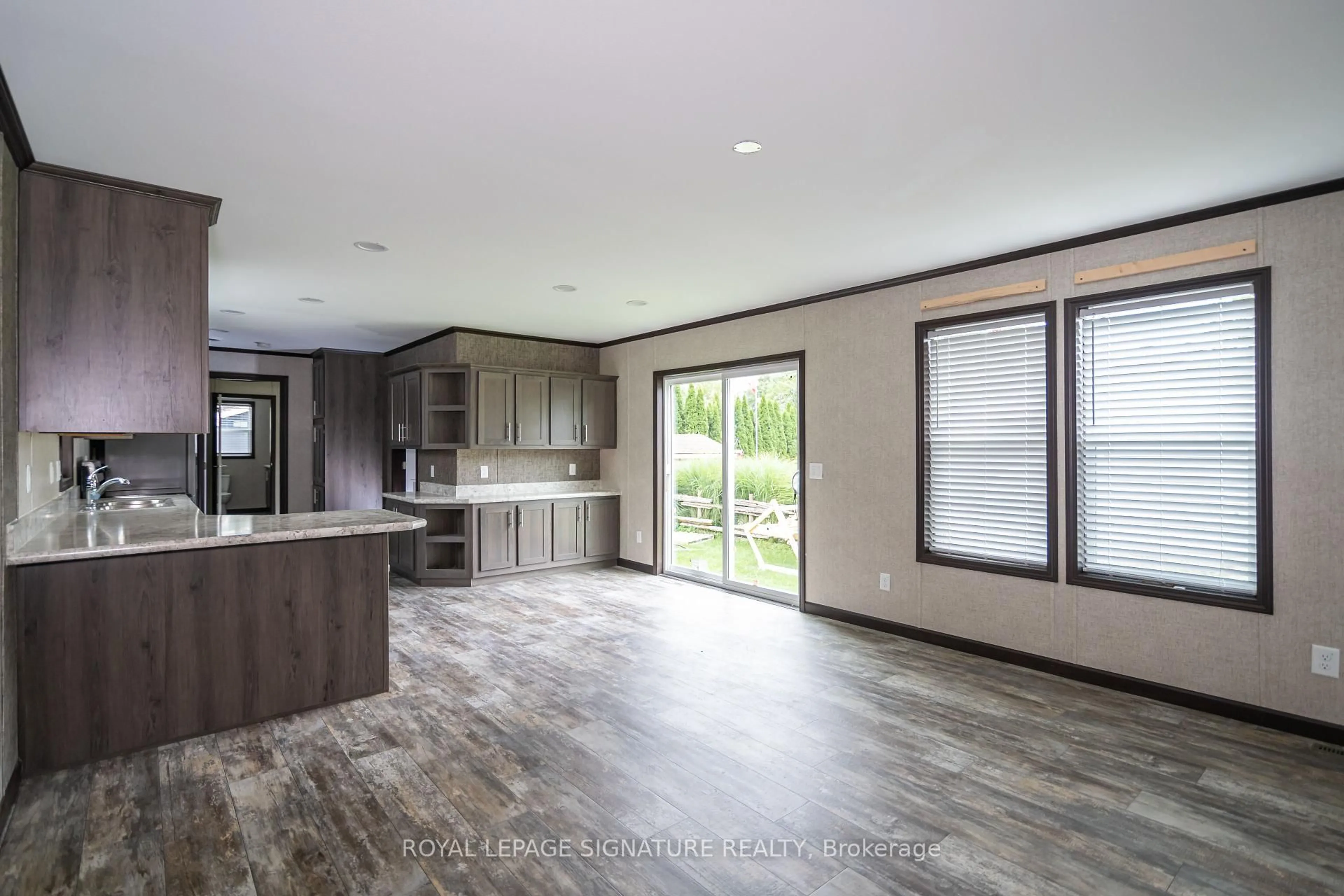 Open concept kitchen, unknown for 126 Regency Dr, Chatham-Kent Ontario N7L 4E4