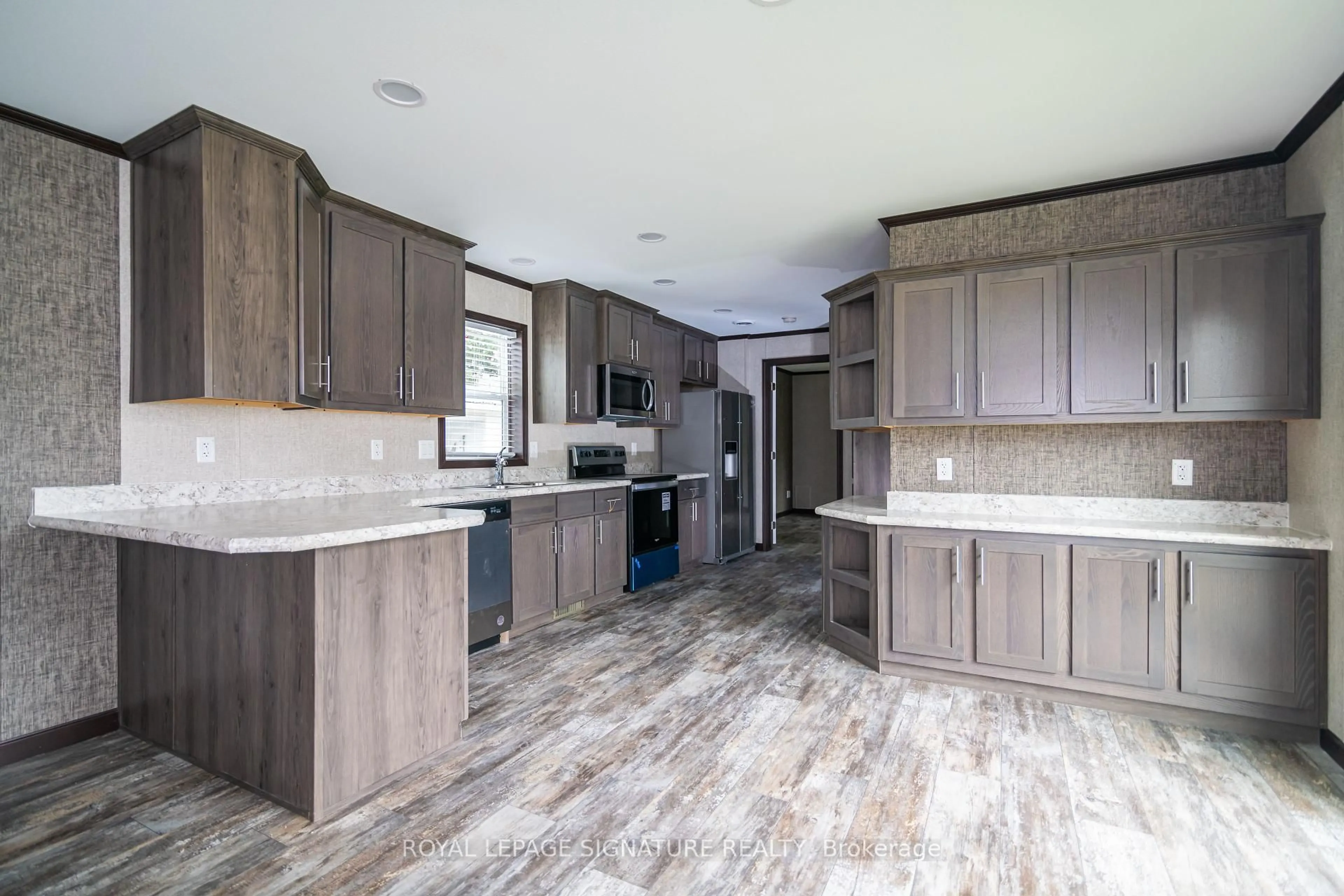 Open concept kitchen, unknown for 126 Regency Dr, Chatham-Kent Ontario N7L 4E4