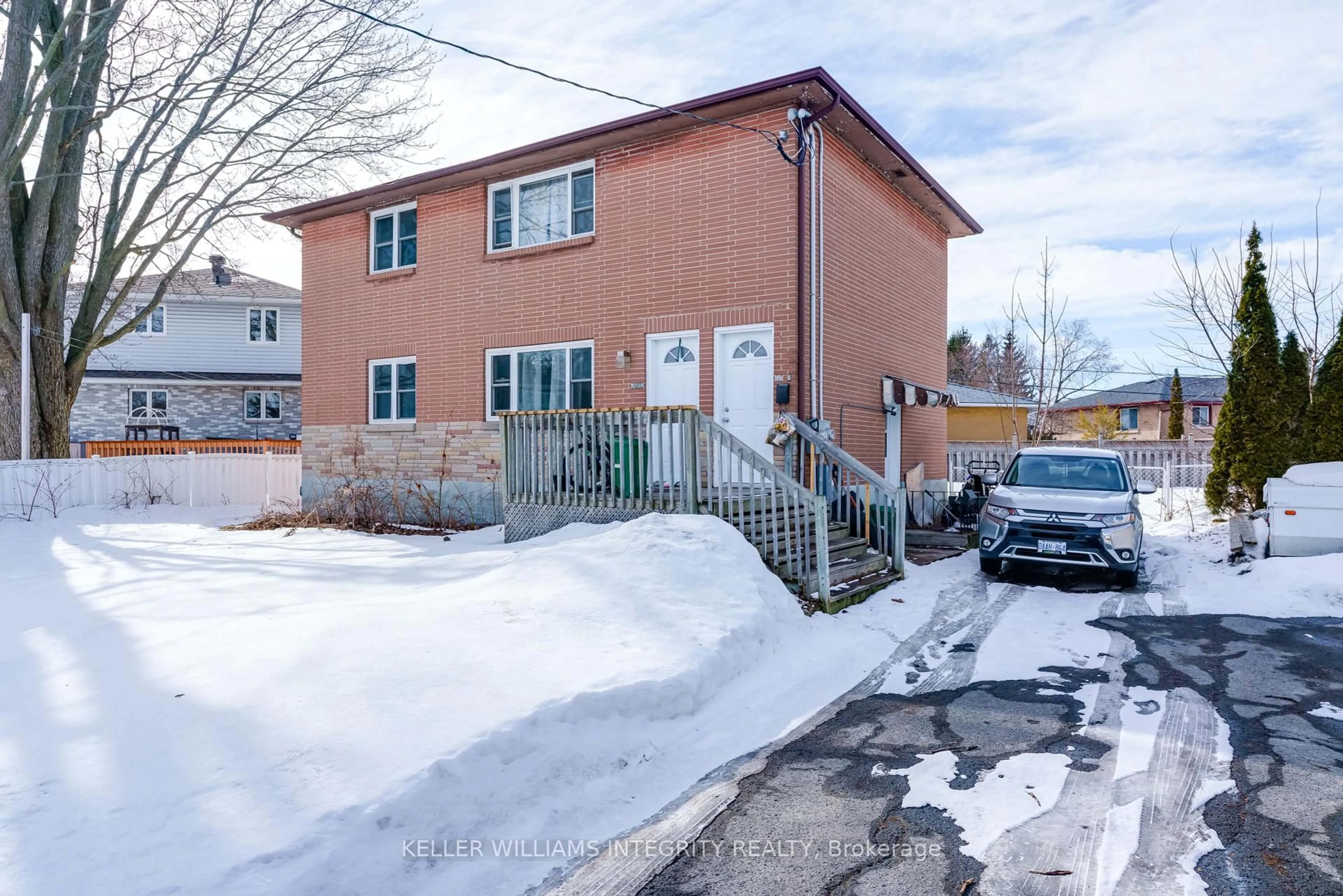 A pic from outside/outdoor area/front of a property/back of a property/a pic from drone, street for 1204-1206 Caswell Cres, Cornwall Ontario K6J 4V6