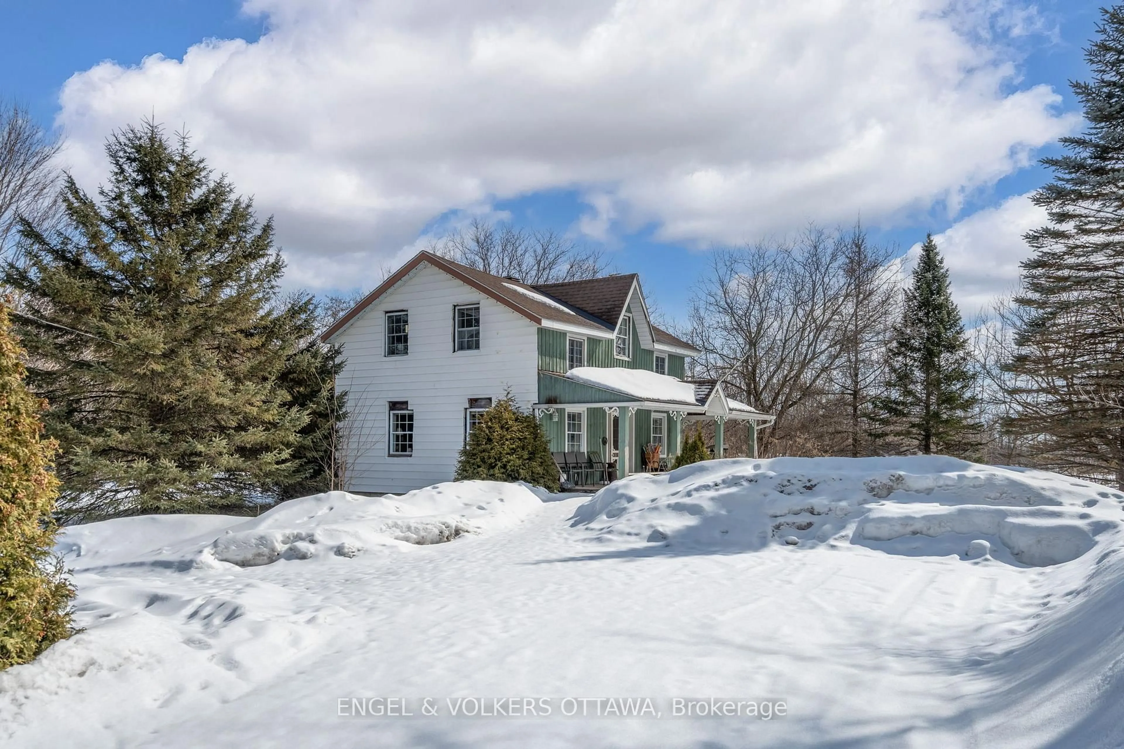 A pic from outside/outdoor area/front of a property/back of a property/a pic from drone, street for 8666 Springhill Rd, Greely - Metcalfe - Osgoode - Vernon and Area Ontario K0A 2P0