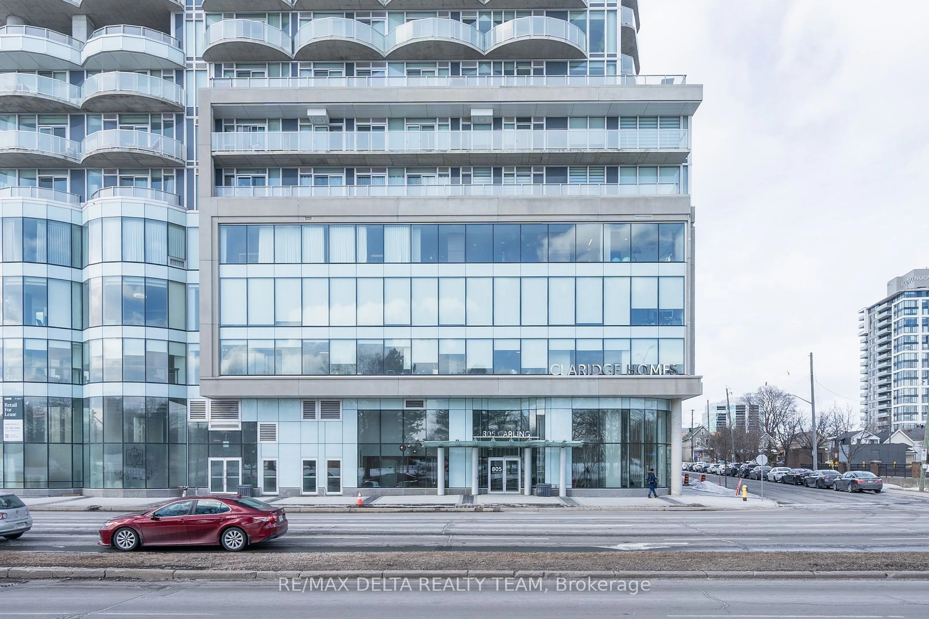 Indoor foyer for 805 Carling Ave #2601, Ottawa Ontario K1S 5W9