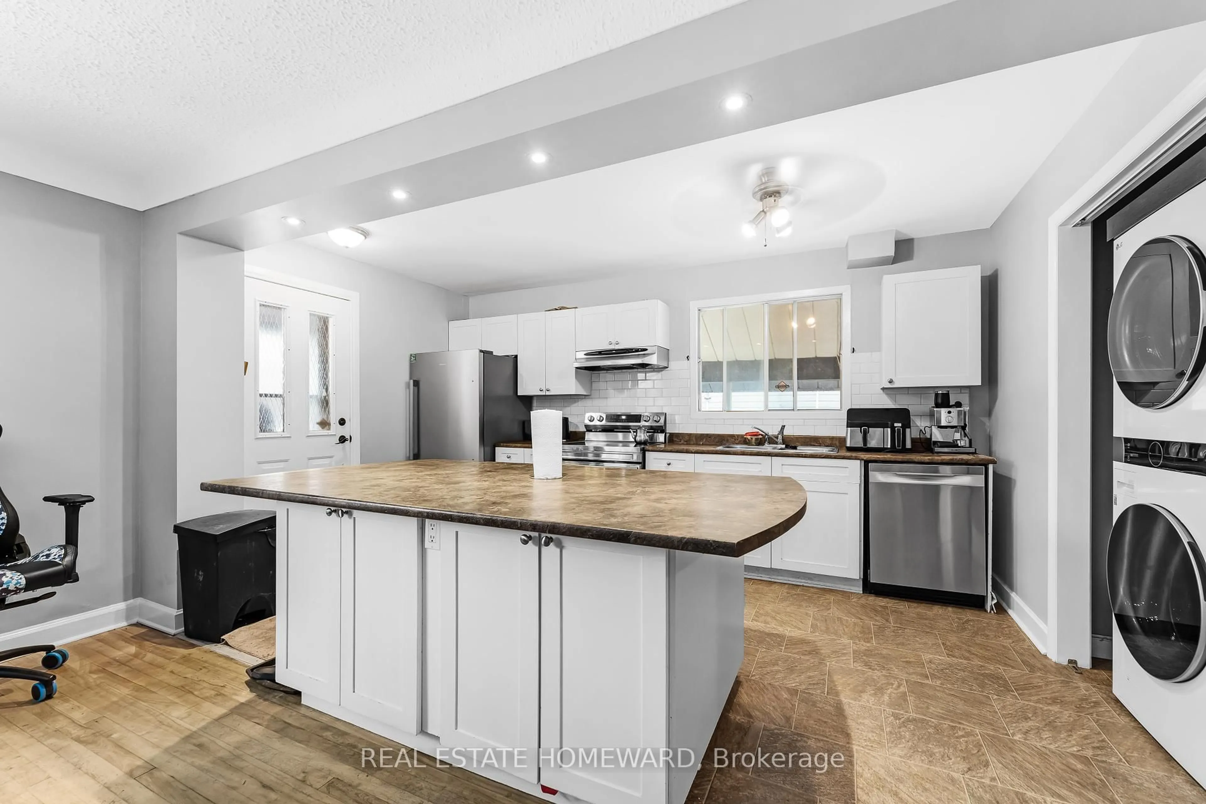 Open concept kitchen, unknown for 482 Donald St, Overbrook - Castleheights and Area Ontario K1K 1L7