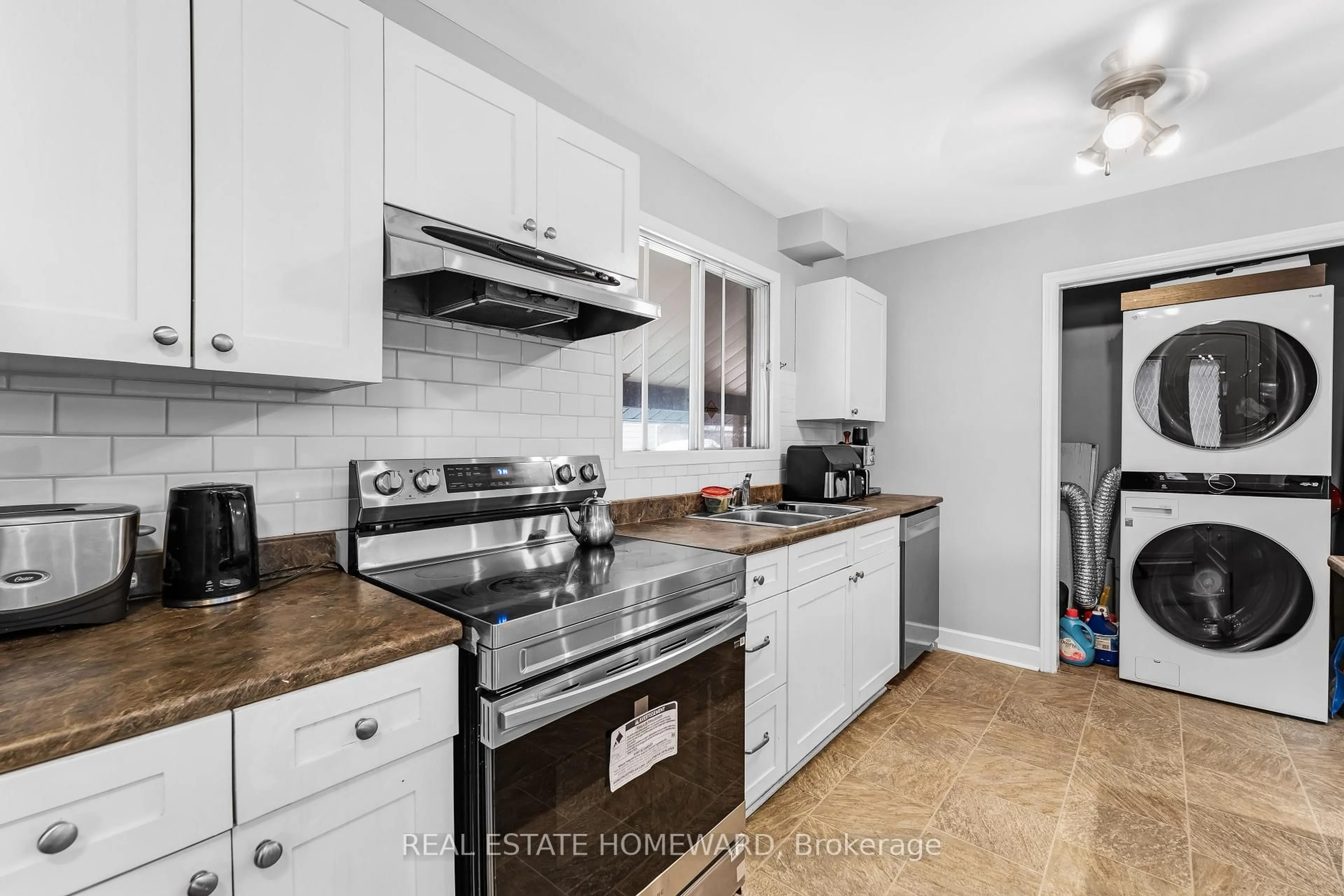 Standard kitchen, ceramic/tile floor for 482 Donald St, Overbrook - Castleheights and Area Ontario K1K 1L7