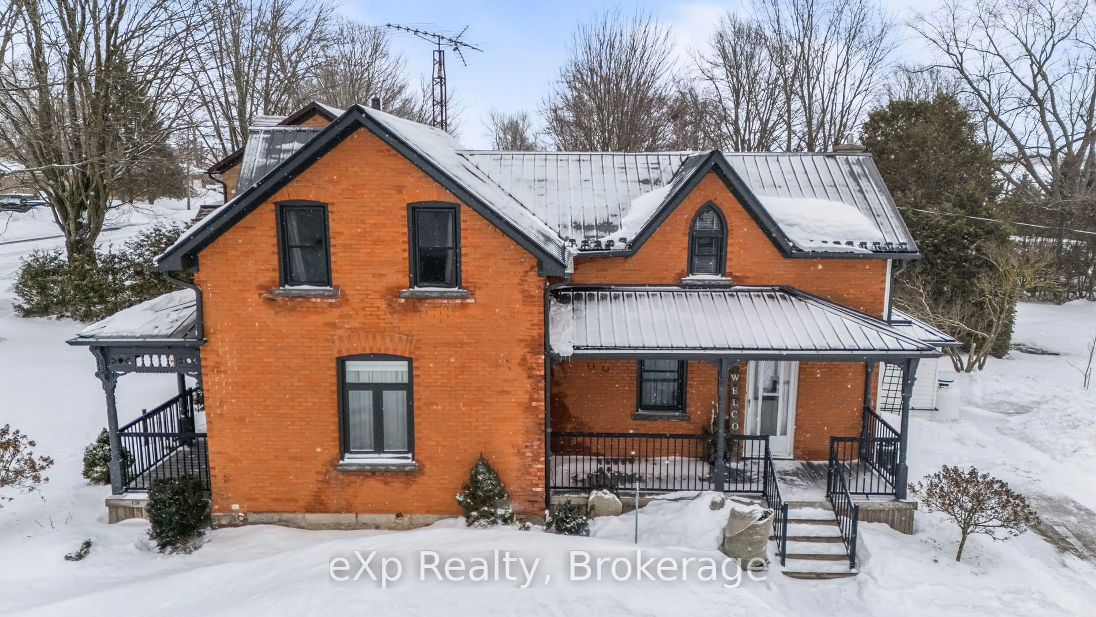 A pic from outside/outdoor area/front of a property/back of a property/a pic from drone, building for 84322 McNabb Line, Huron East Ontario N0G 1H0