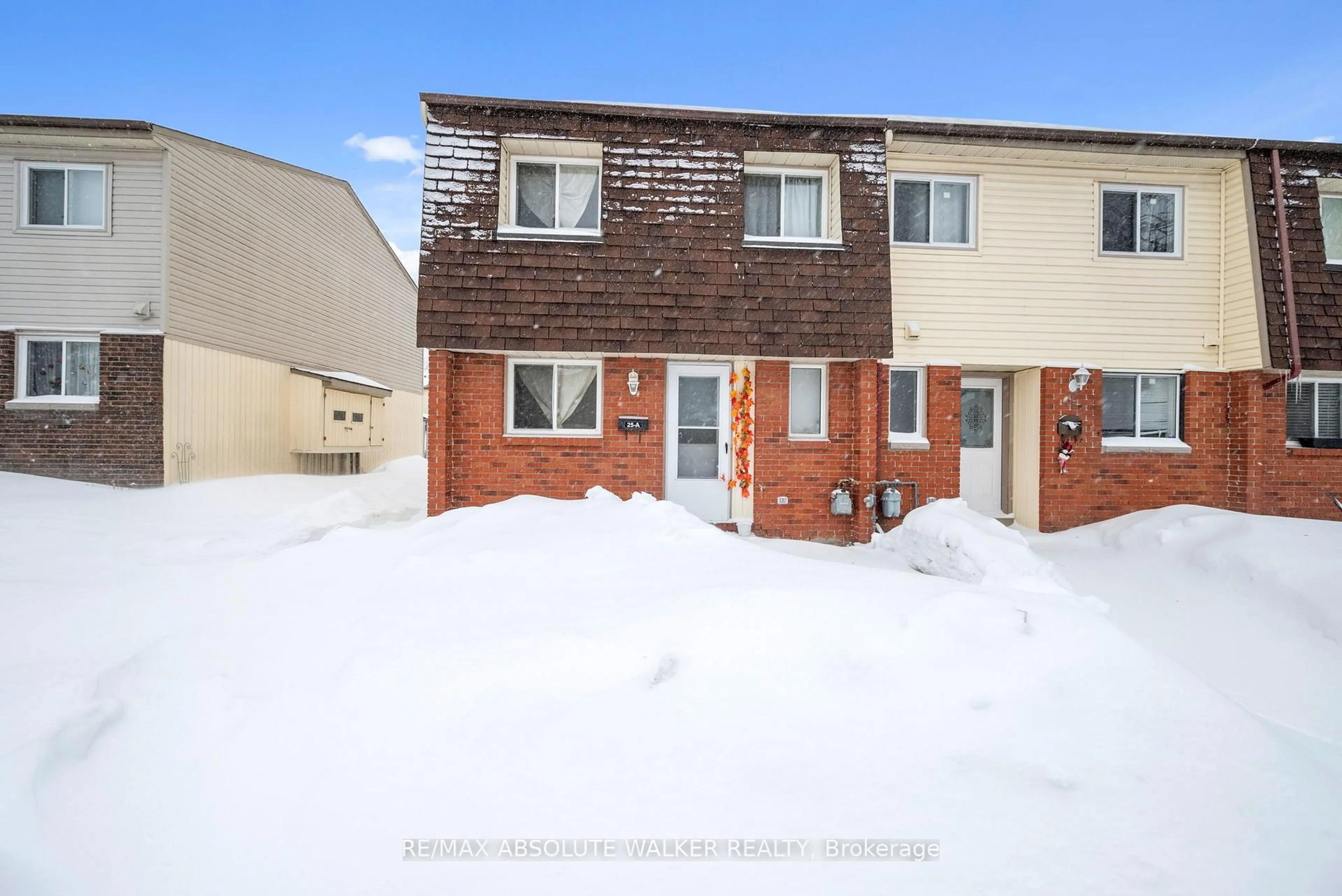 A pic from outside/outdoor area/front of a property/back of a property/a pic from drone, street for 25A Sonnet Cres, Bells Corners and South to Fallowfield Ontario K2H 8W8