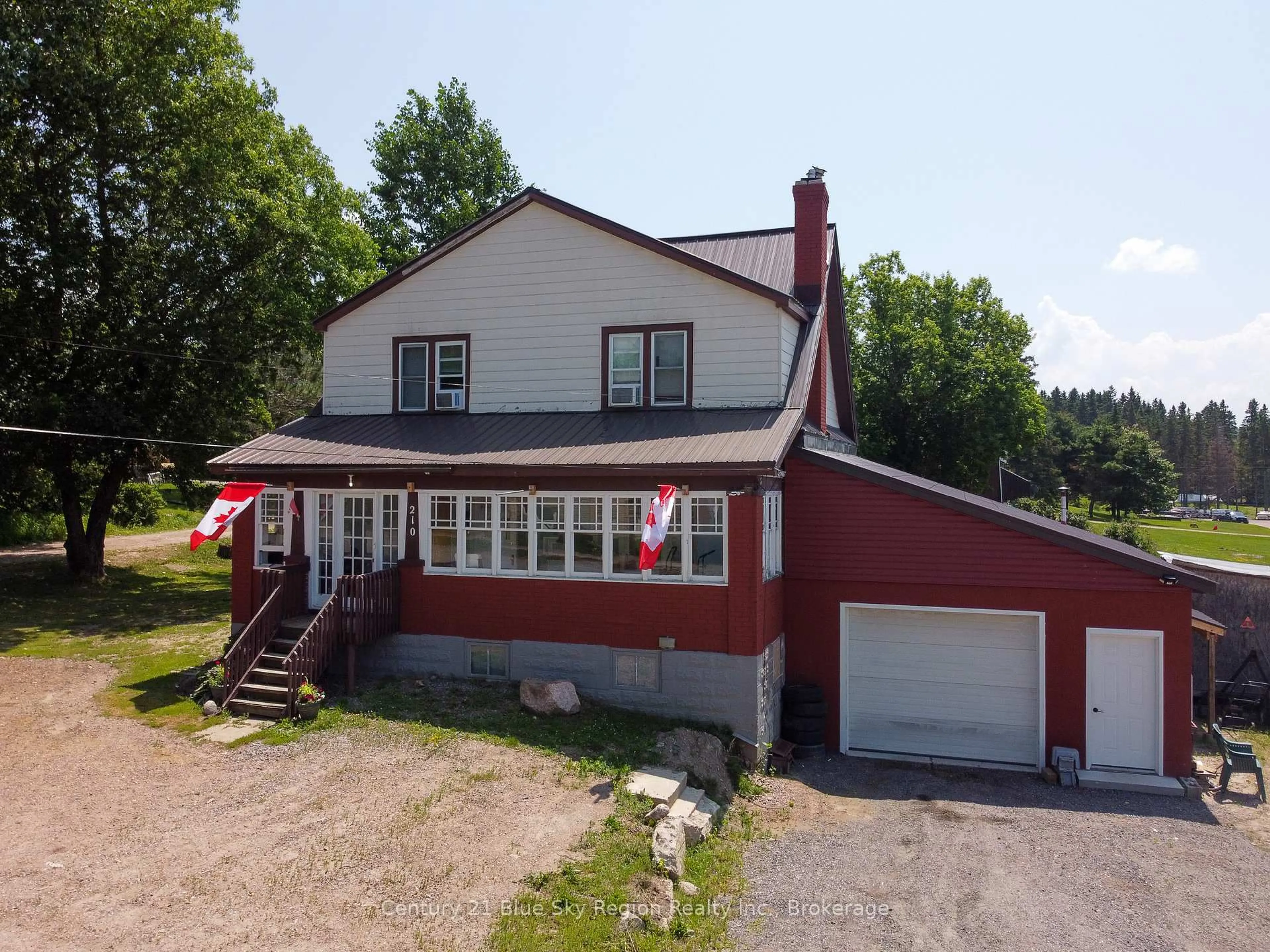 A pic from outside/outdoor area/front of a property/back of a property/a pic from drone, building for 210 CHURCH St, Bonfield Ontario P0H 1E0