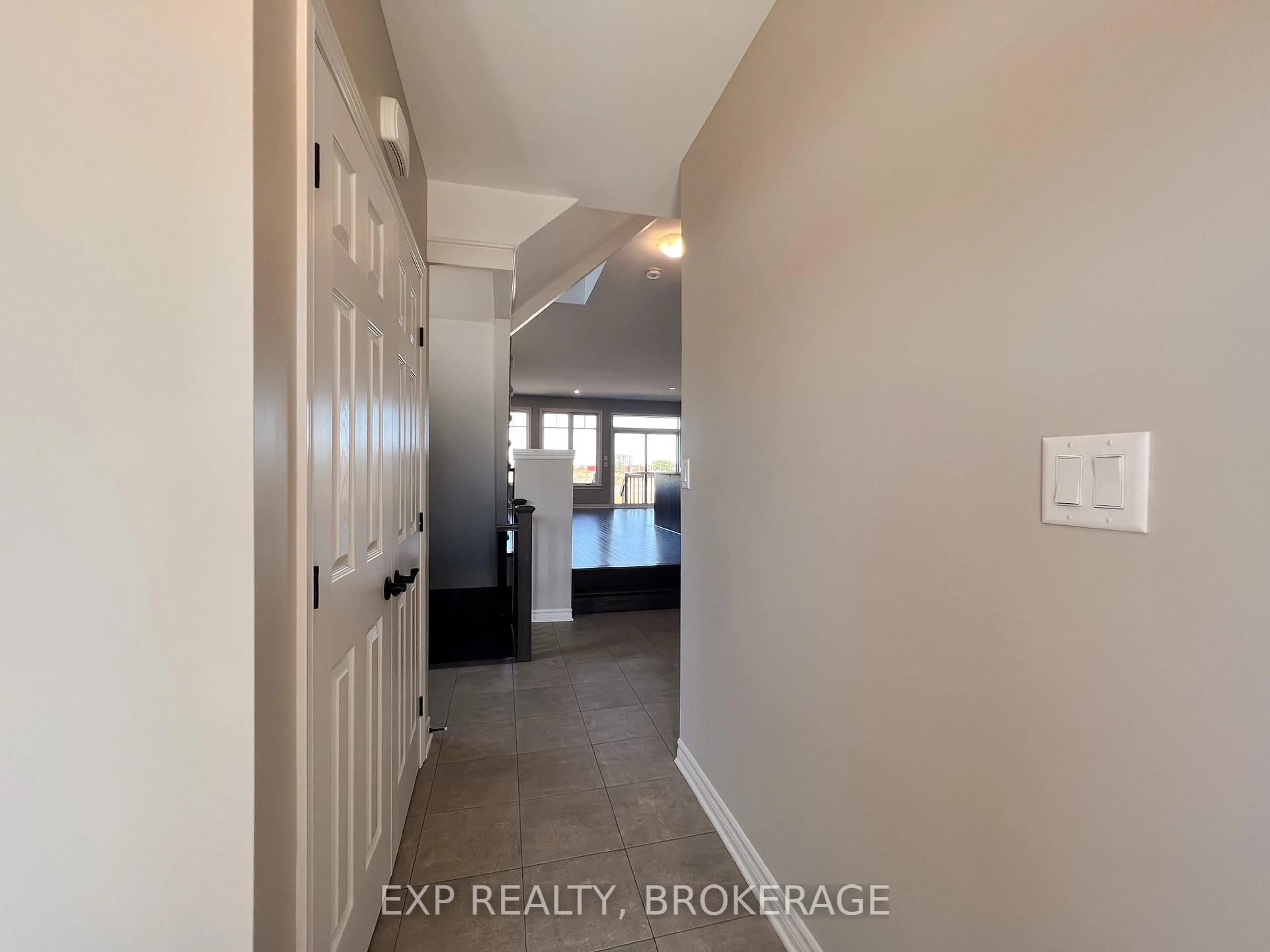 Indoor entryway for 1352 DEMERS Ave, Kingston Ontario K7M 0H7