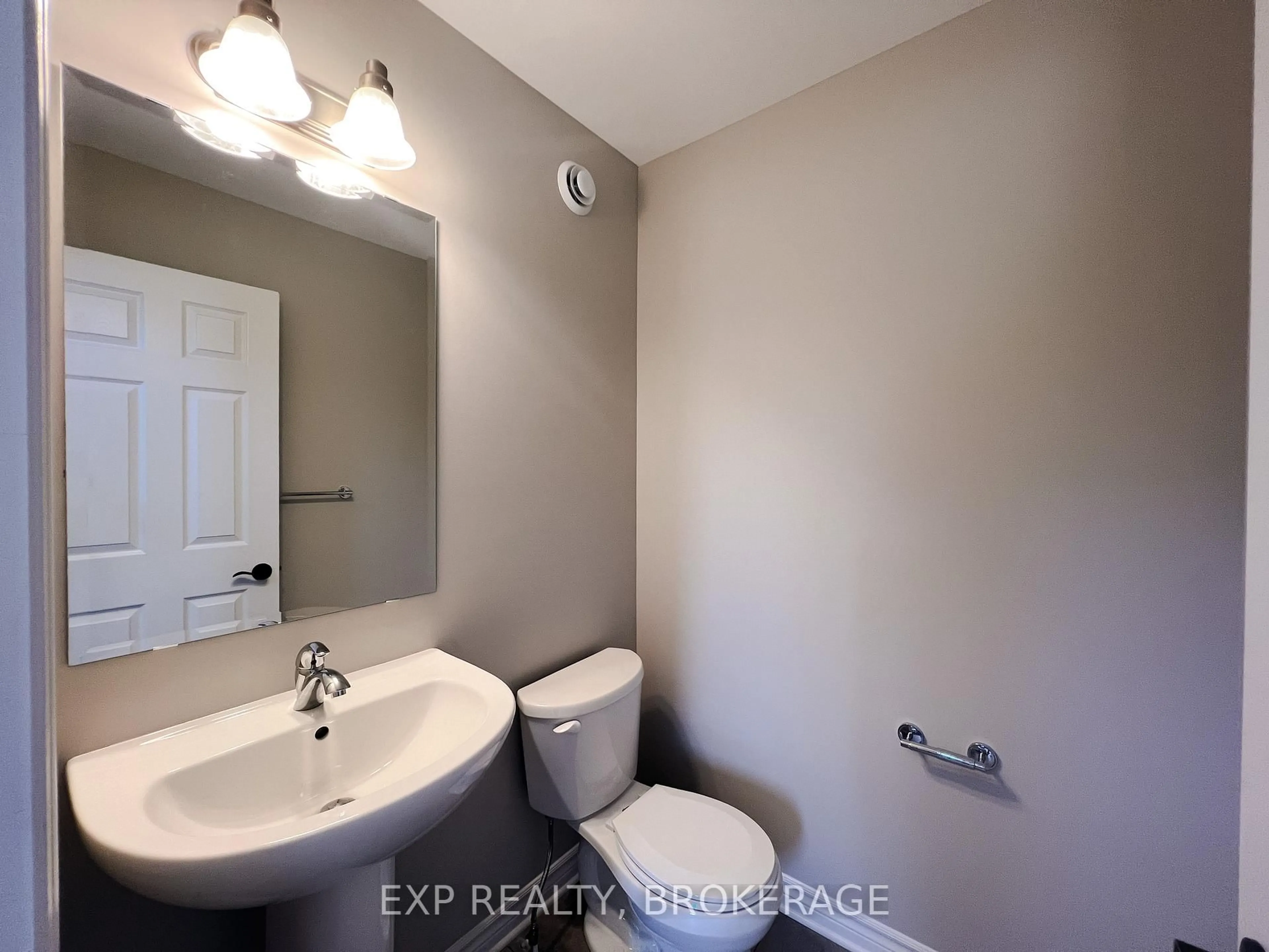 Standard bathroom, unknown for 1352 DEMERS Ave, Kingston Ontario K7M 0H7