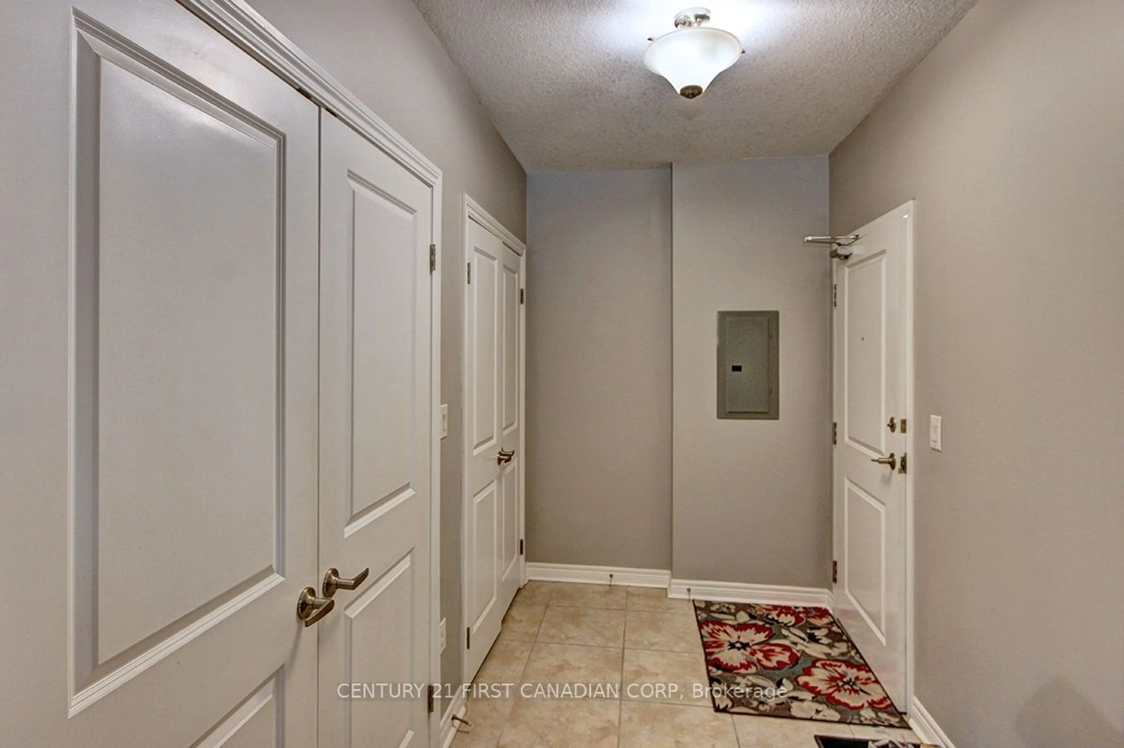 Indoor entryway for 330 Ridout St #1502, London Ontario N6A 0A7