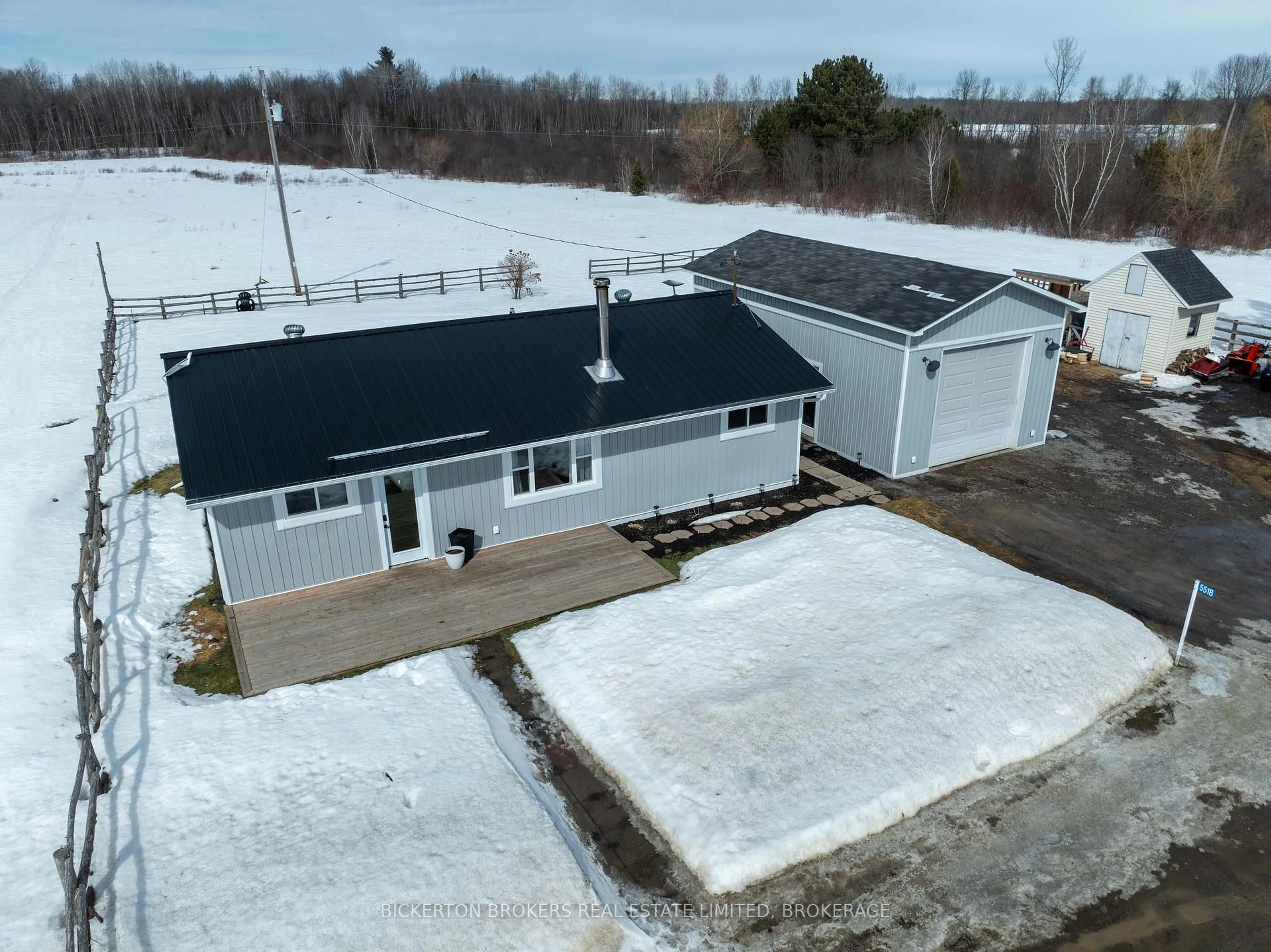 A pic from outside/outdoor area/front of a property/back of a property/a pic from drone, building for 5518 Algonquin Rd, Augusta Ontario K0E 1T0