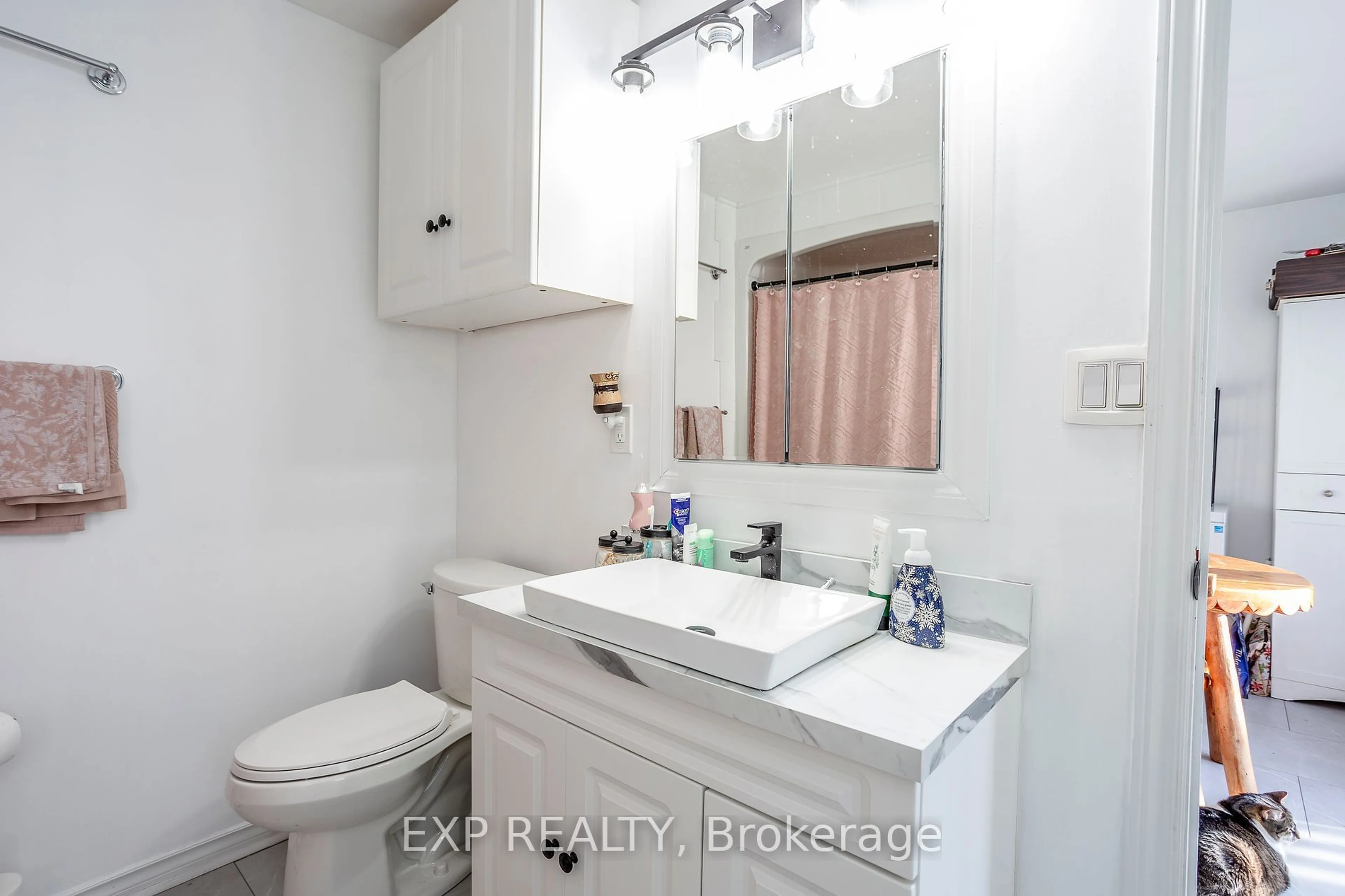 Standard bathroom, ceramic/tile floor for 22166 Loyalist Pkwy, Quinte West Ontario K0K 1L0