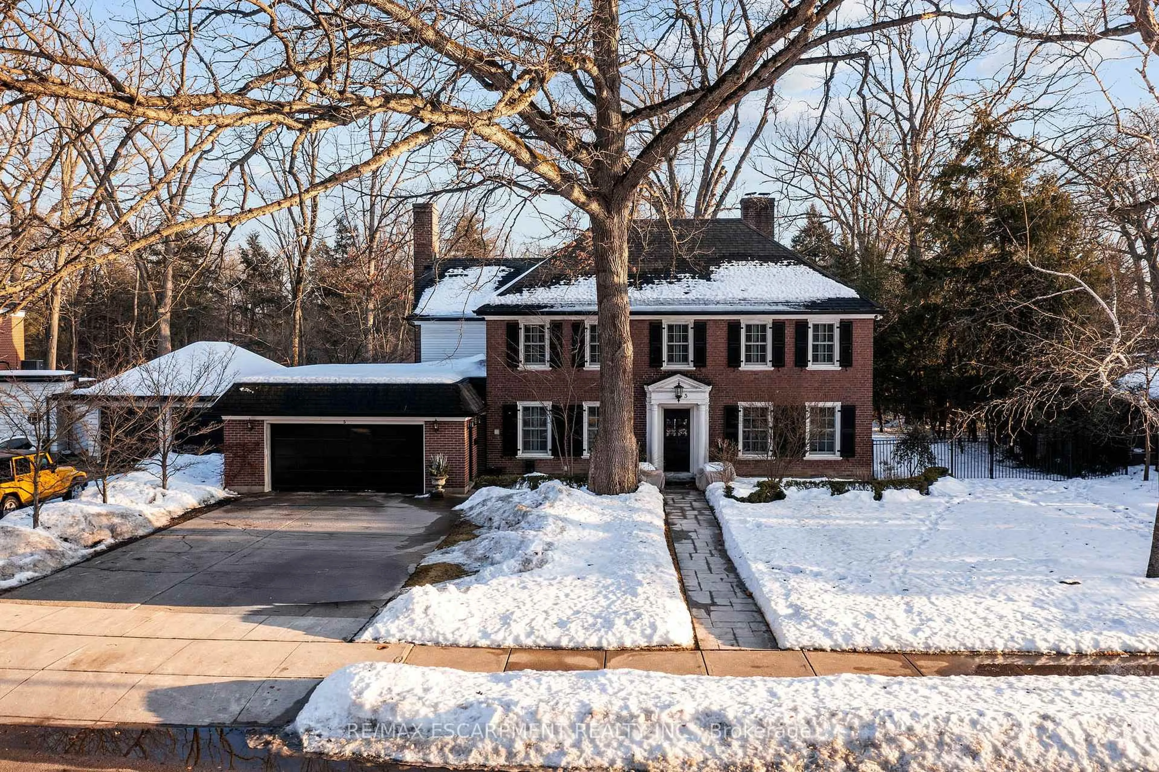 Home with brick exterior material, street for 5 Mayfair Pl, Hamilton Ontario L8S 4E9