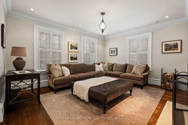 Additional property image - 5 Mayfair Pl