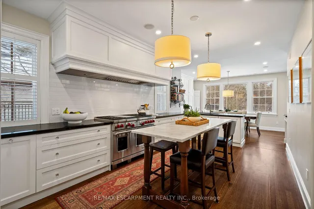Additional property image - 5 Mayfair Pl