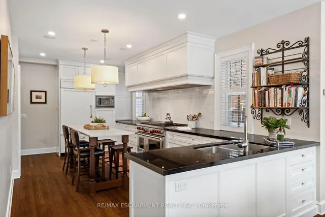 Additional property image - 5 Mayfair Pl