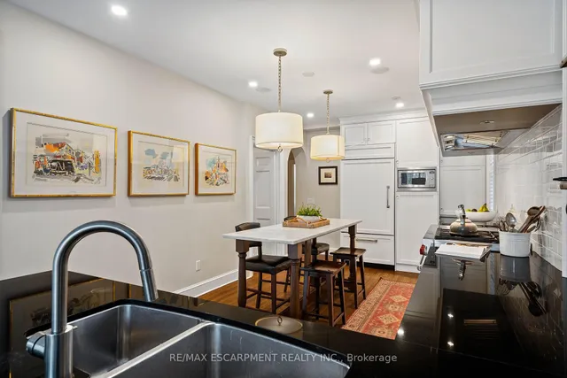 Additional property image - 5 Mayfair Pl