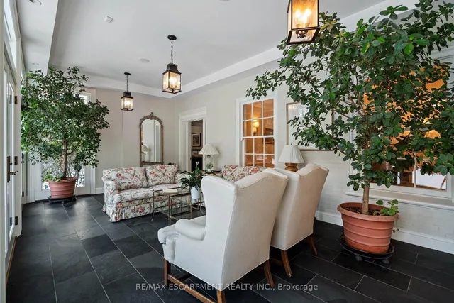 Additional property image - 5 Mayfair Pl