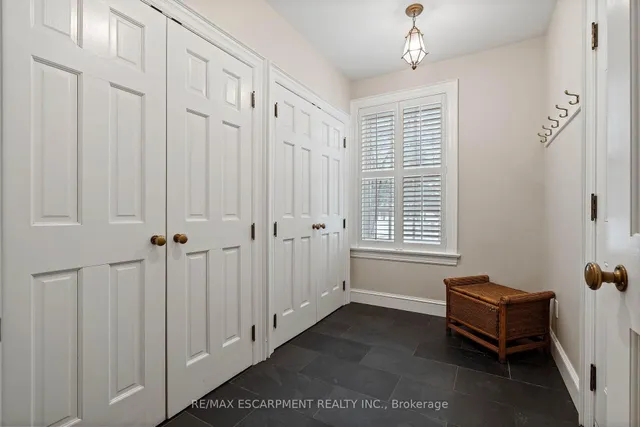 Additional property image - 5 Mayfair Pl