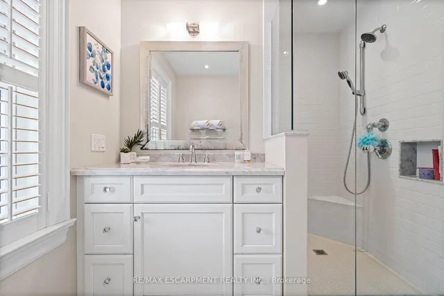 Additional property image - 5 Mayfair Pl
