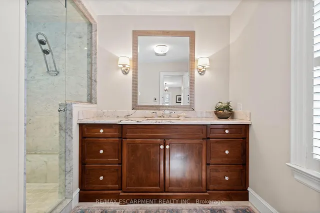 Additional property image - 5 Mayfair Pl