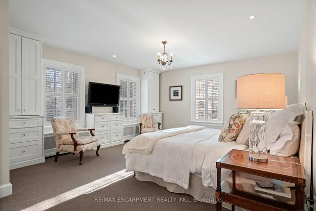 Additional property image - 5 Mayfair Pl