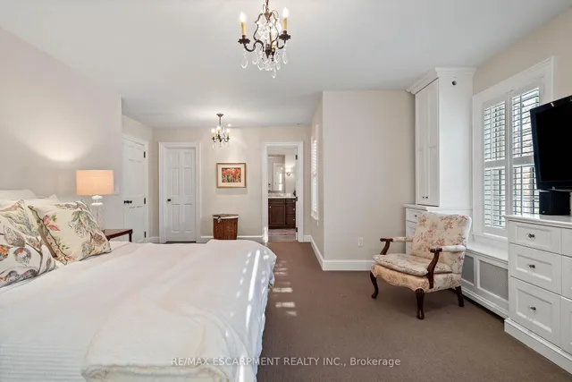 Additional property image - 5 Mayfair Pl