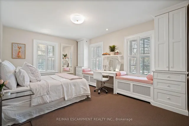 Additional property image - 5 Mayfair Pl
