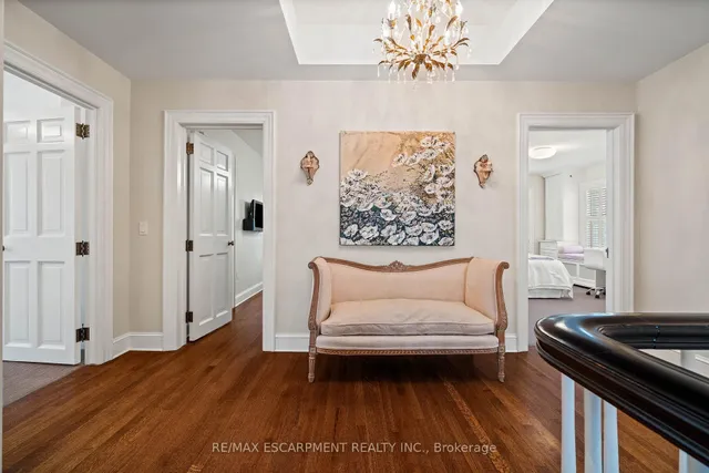Additional property image - 5 Mayfair Pl