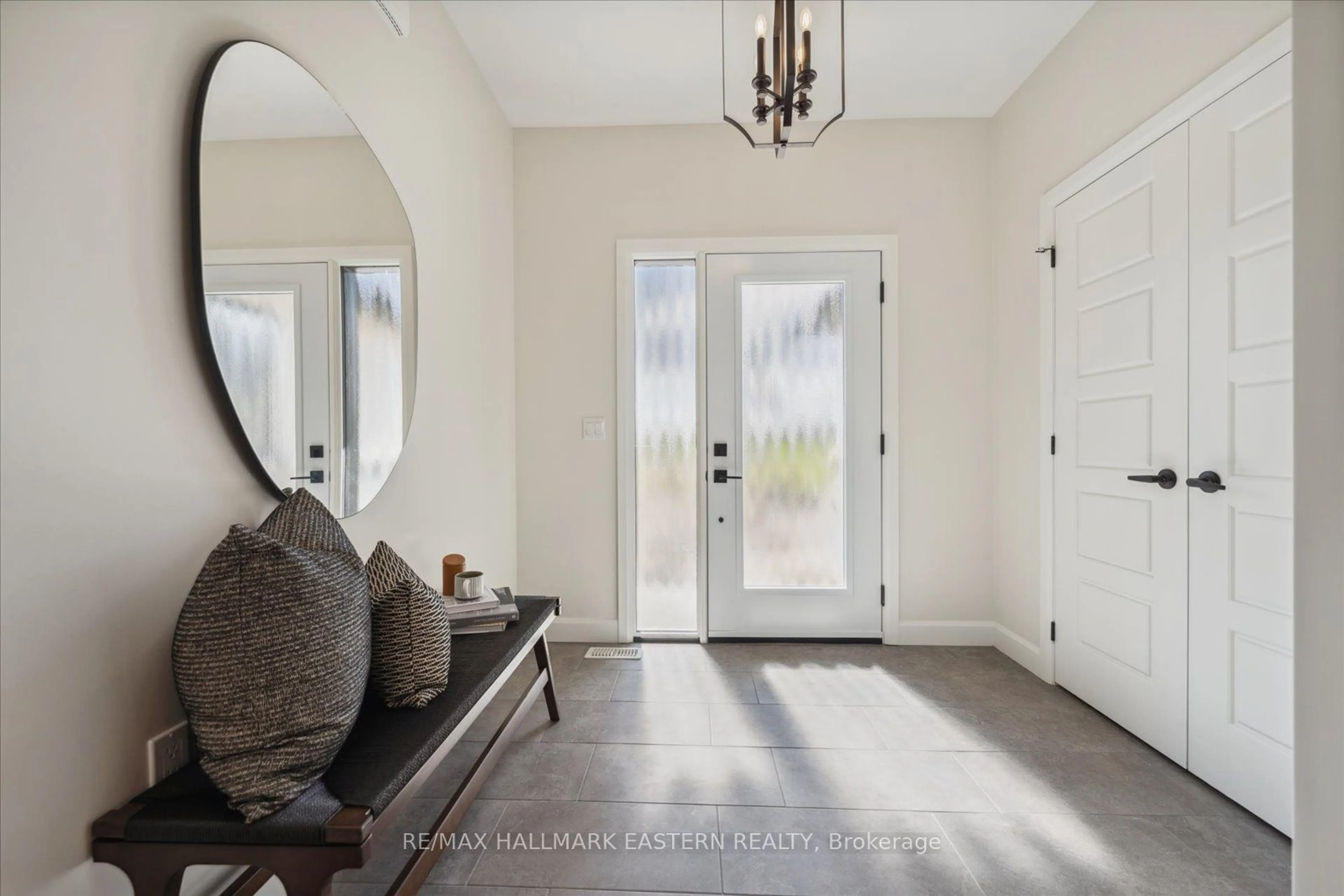 Indoor entryway for 1311 Heritage Line, Otonabee-South Monaghan Ontario K0L 2G0