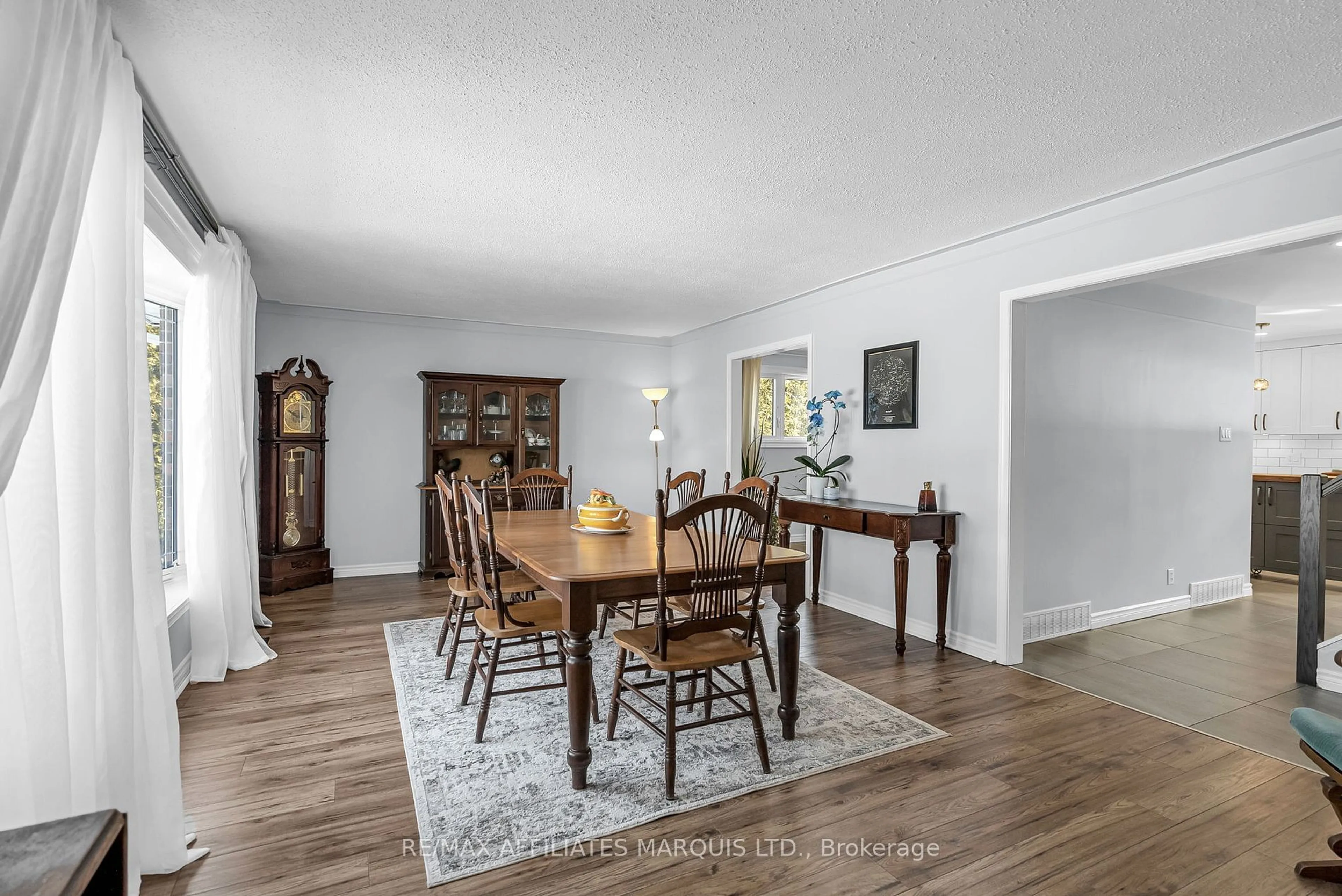 Dining room, wood/laminate floor for 1307 Laurier St, Clarence-Rockland Ontario K4K 1C8