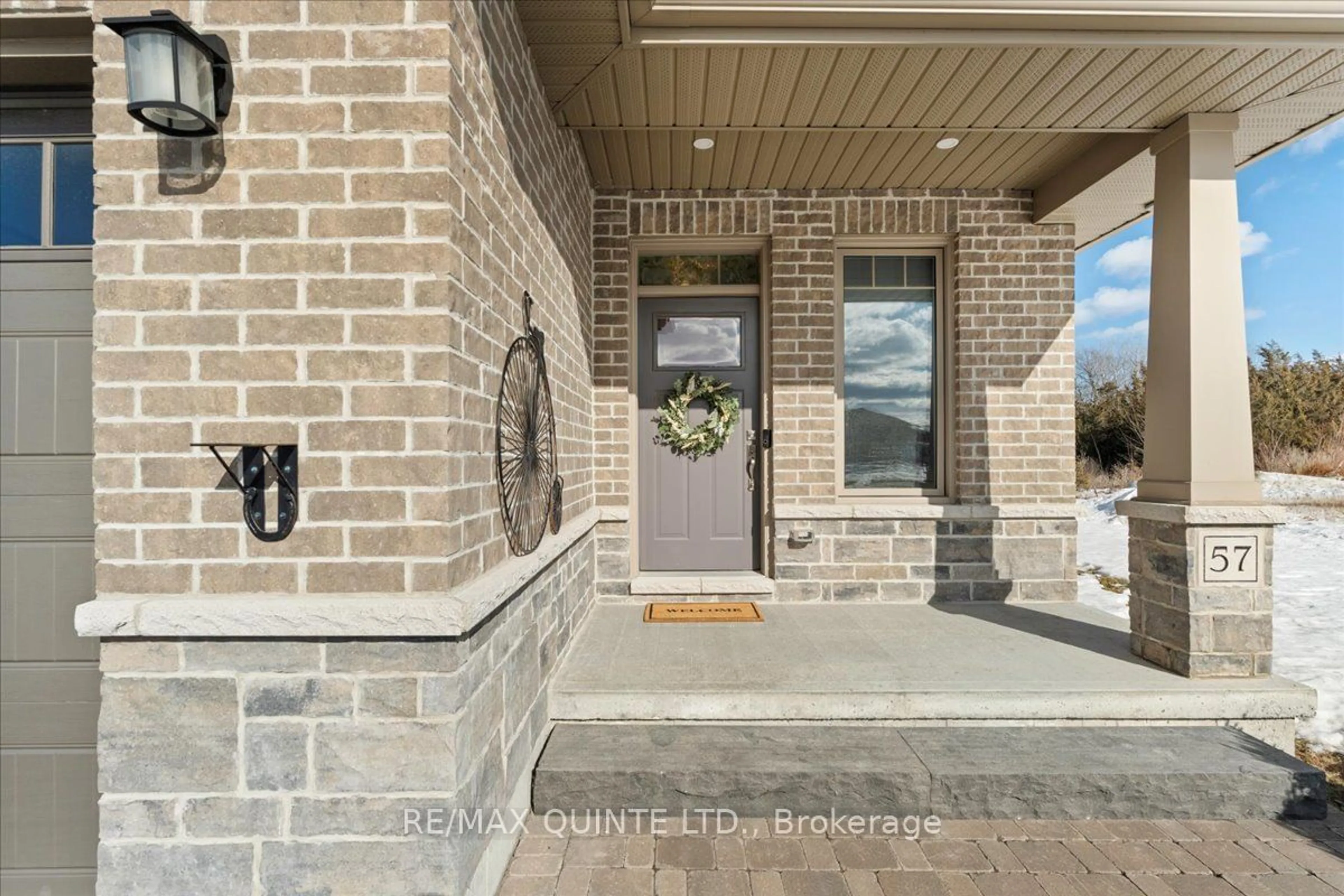 Indoor entryway for 57 Mercedes Dr, Belleville Ontario K8N 0B7