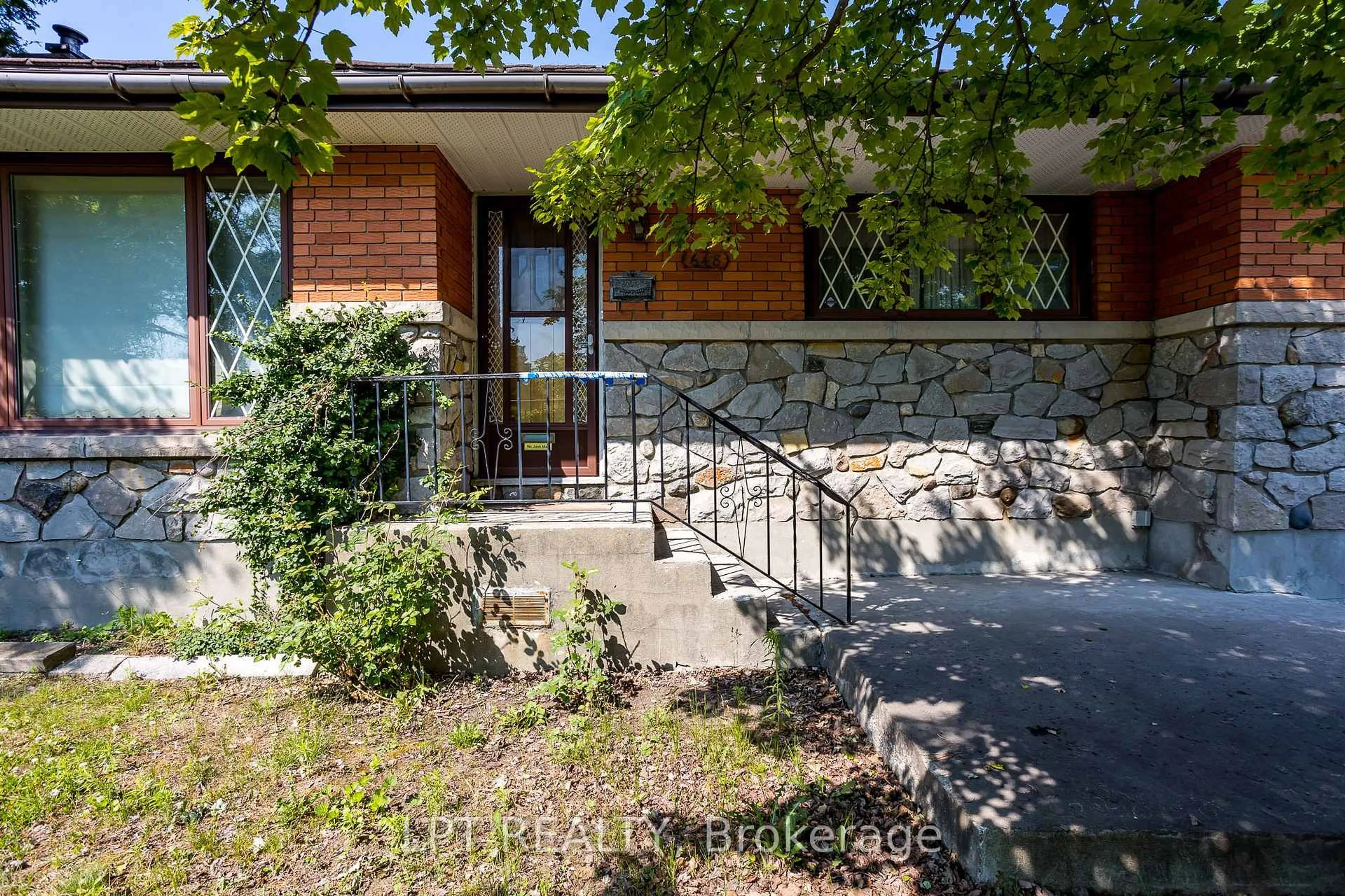 Home with brick exterior material, street for 648 Parkview Rd, Westboro - Hampton Park Ontario K1Z 6E5