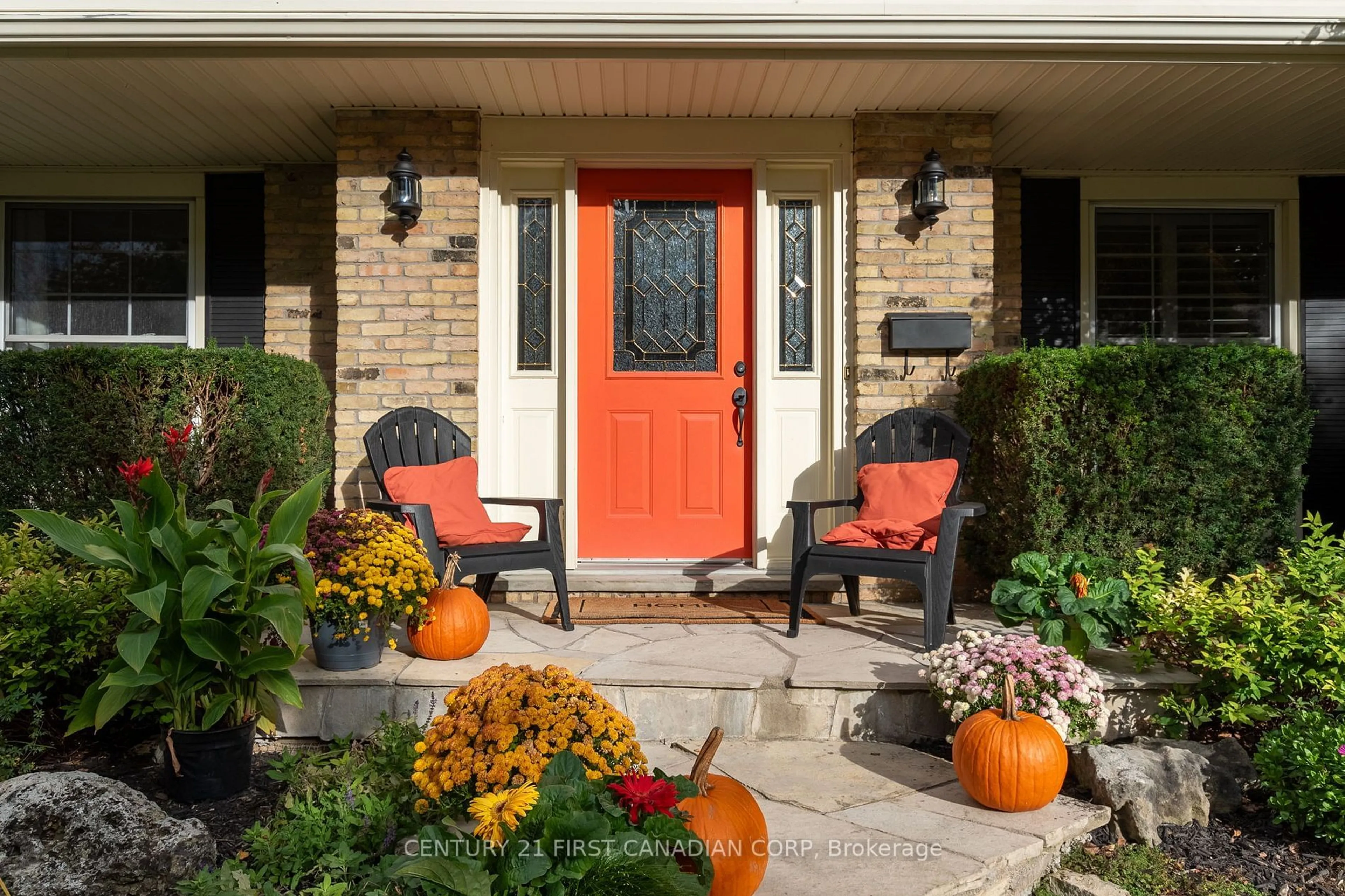 Indoor entryway for 178 Guildford Cres, London Ontario N6J 3Y6