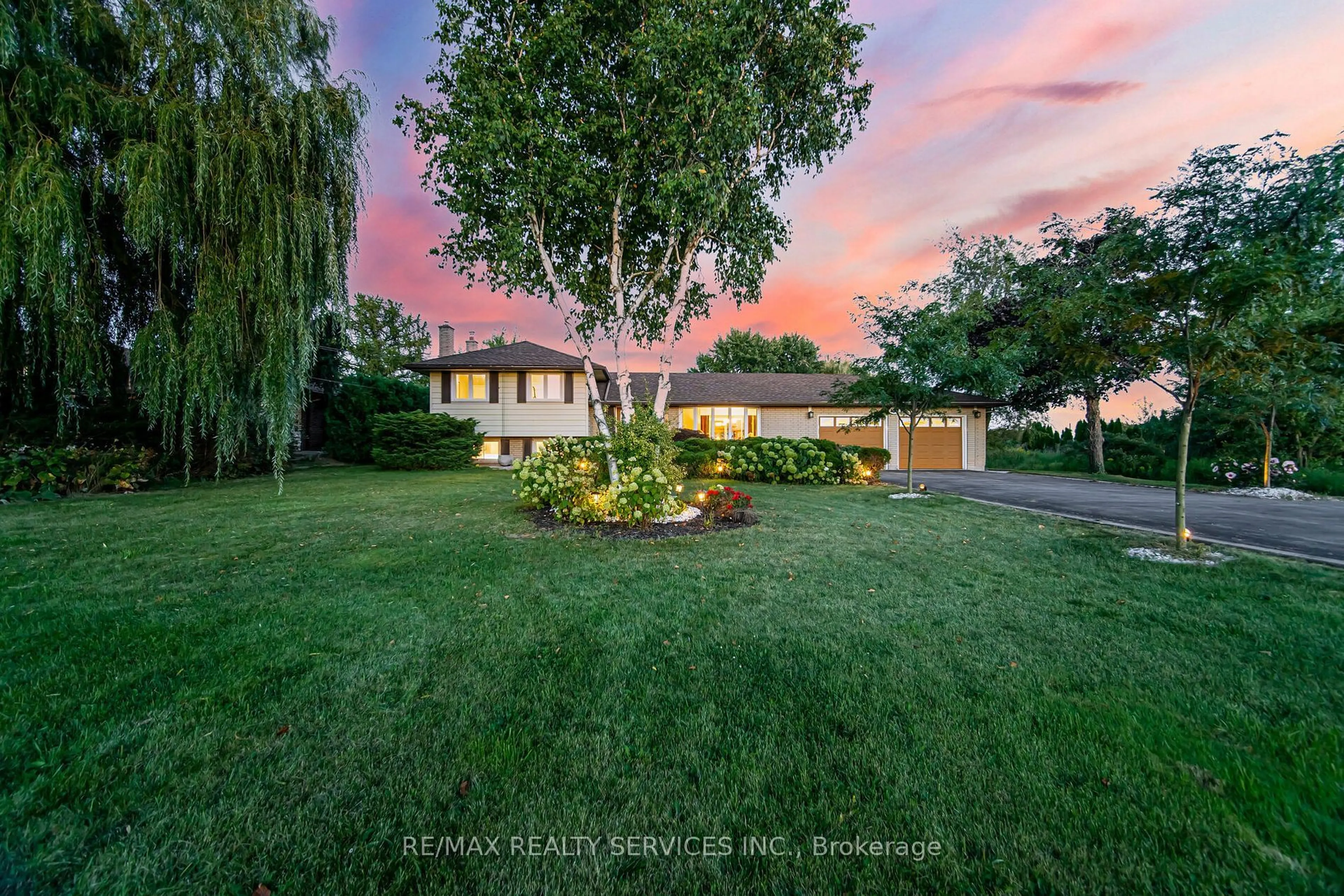 A pic from outside/outdoor area/front of a property/back of a property/a pic from drone, street for 457 Trinity Church Rd, Hamilton Ontario L0R 1P0