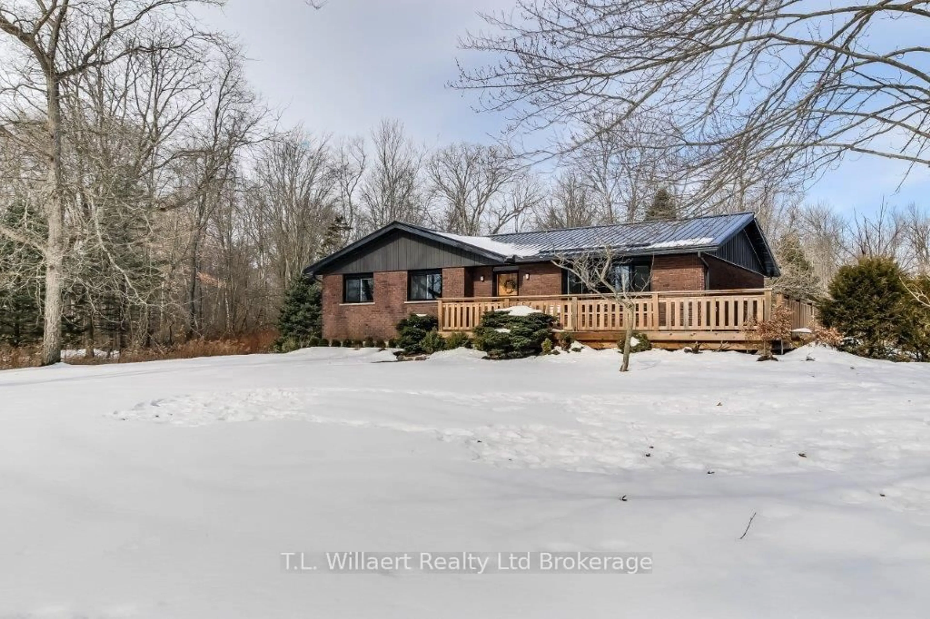 A pic from outside/outdoor area/front of a property/back of a property/a pic from drone, water/lake/river/ocean view for 1193 Mid-Nwal Tline Rd, Norfolk Ontario N4B 2W4