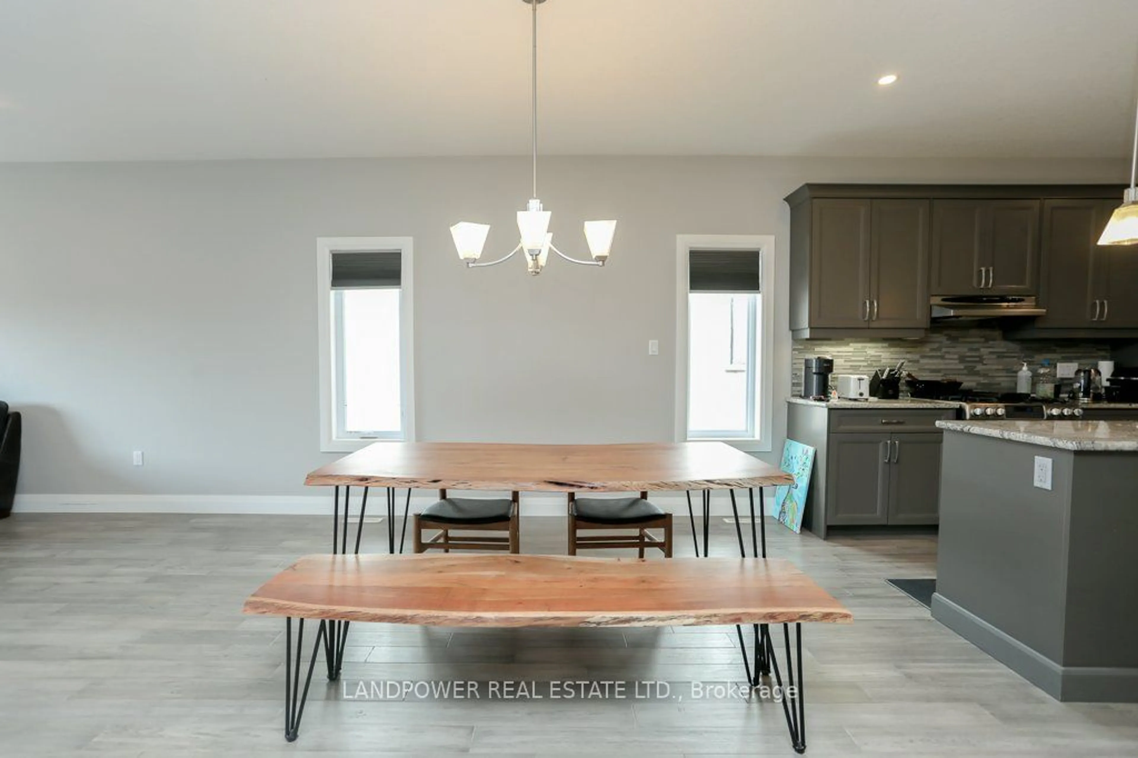 Open concept kitchen, unknown for 3235 Raleigh Cres, London Ontario N6P 0E4