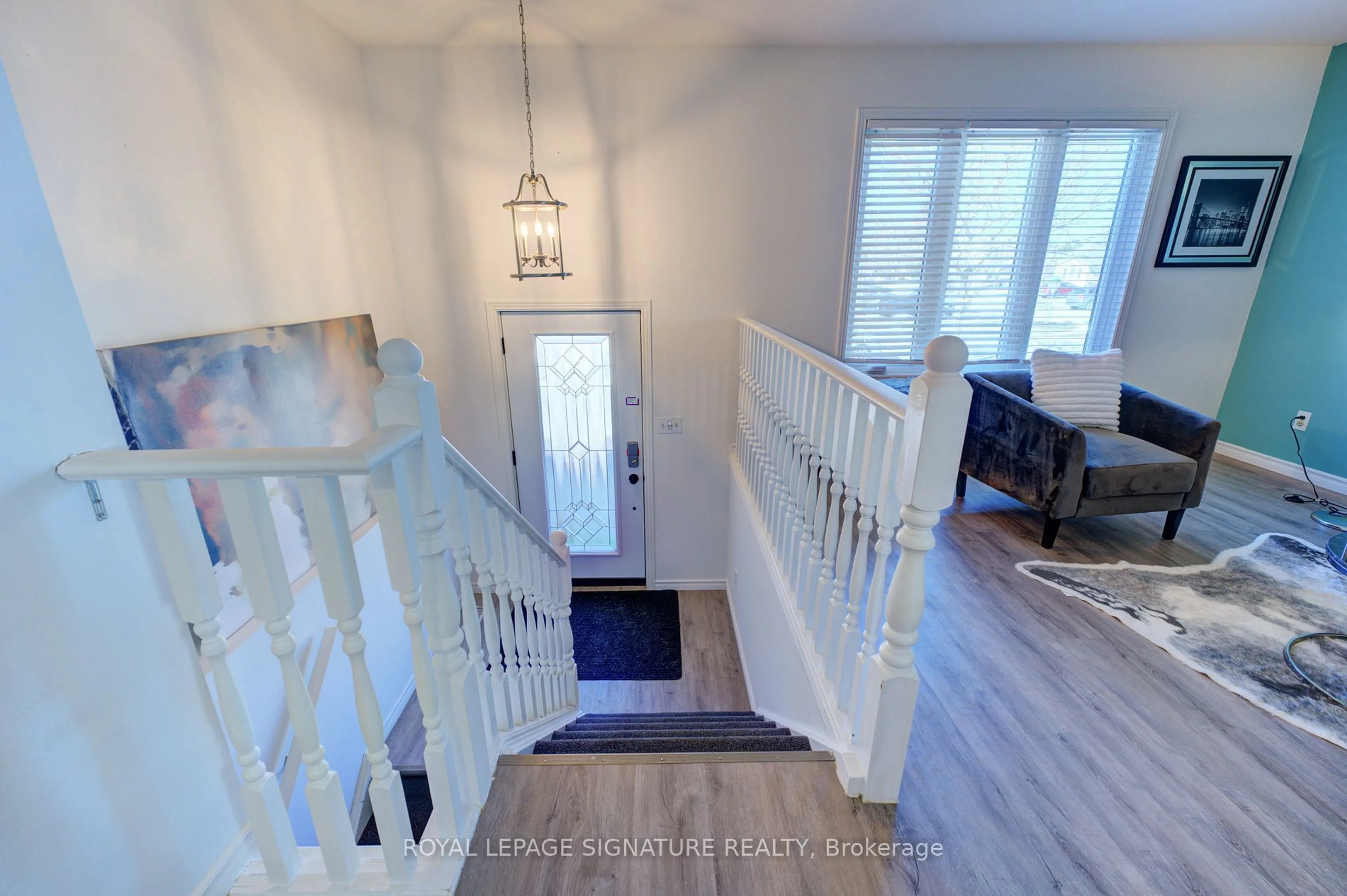 Indoor entryway for 58 Sunrise Cres, London Ontario N5V 4V5