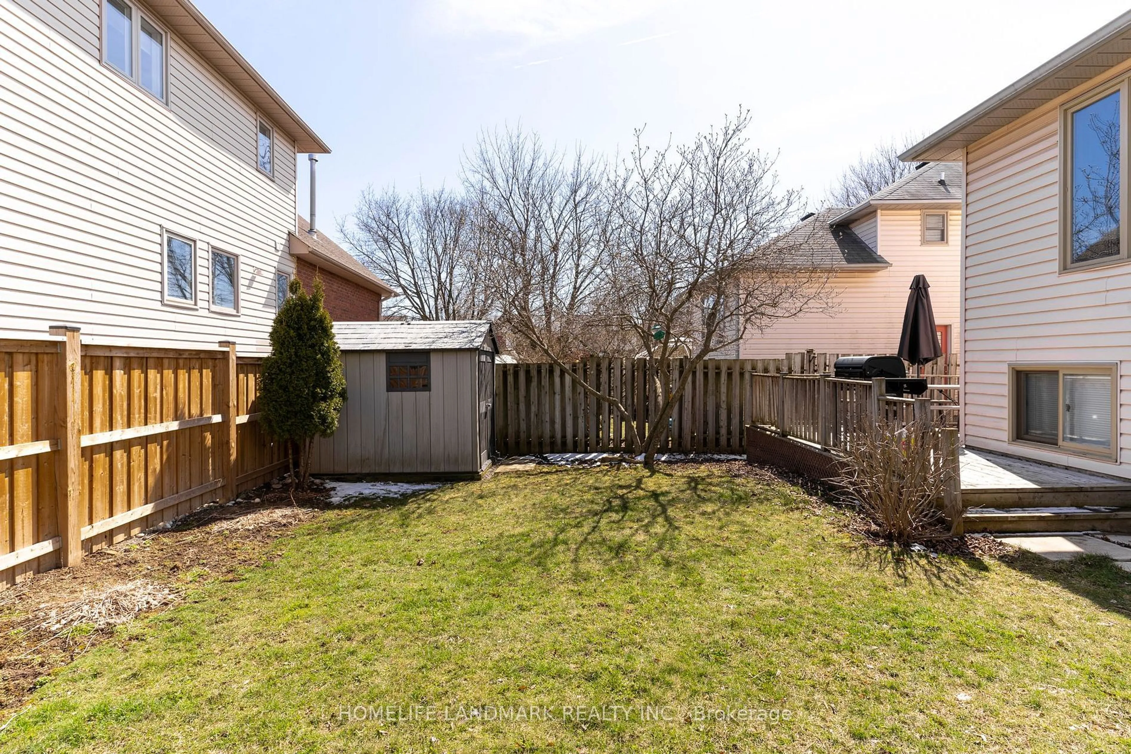 Patio, street for 164 Brian Blvd, Hamilton Ontario L8B 0C9