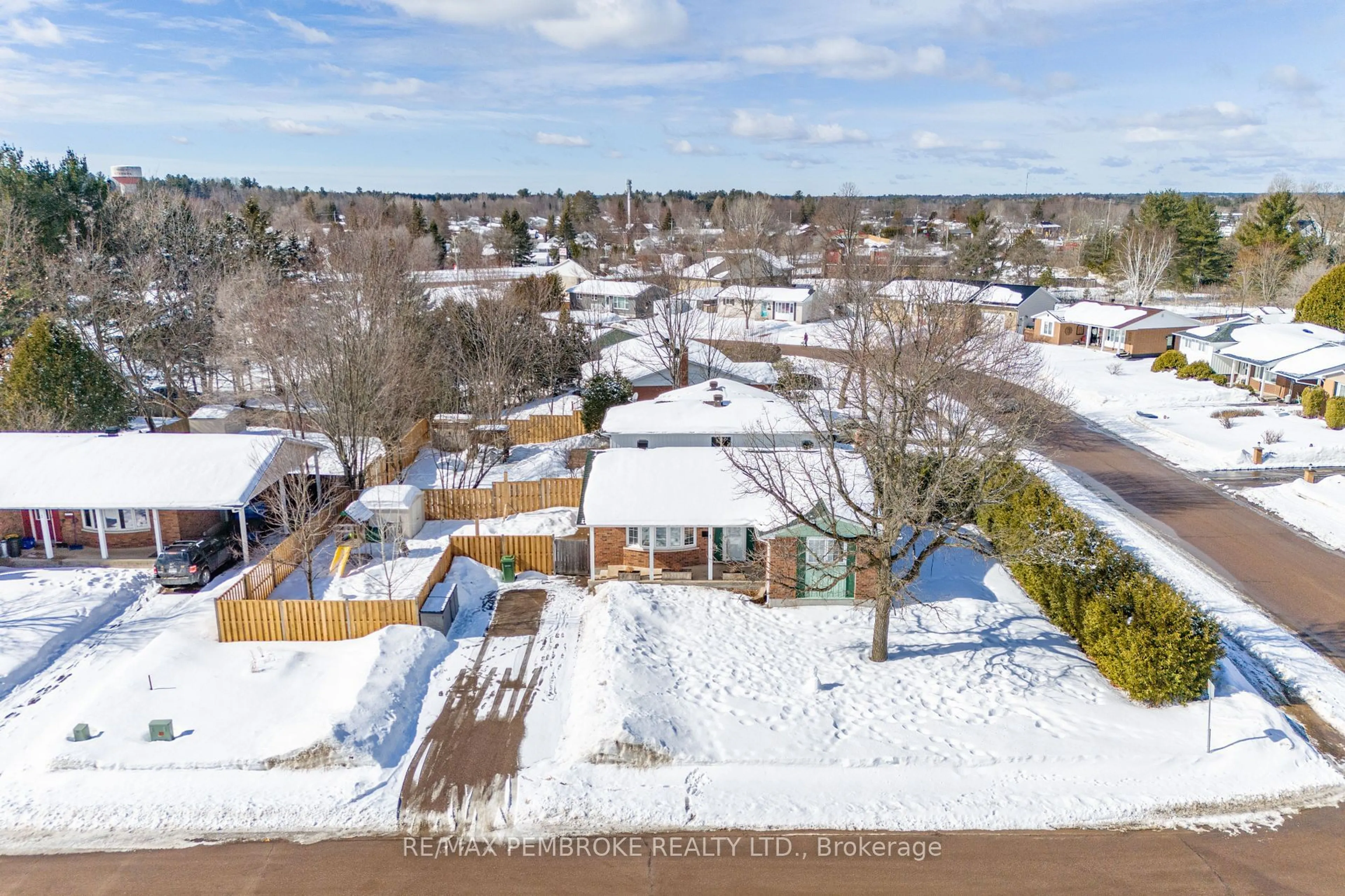 A pic from outside/outdoor area/front of a property/back of a property/a pic from drone, street for 1 Pine Pl, Petawawa Ontario K8H 2Y7