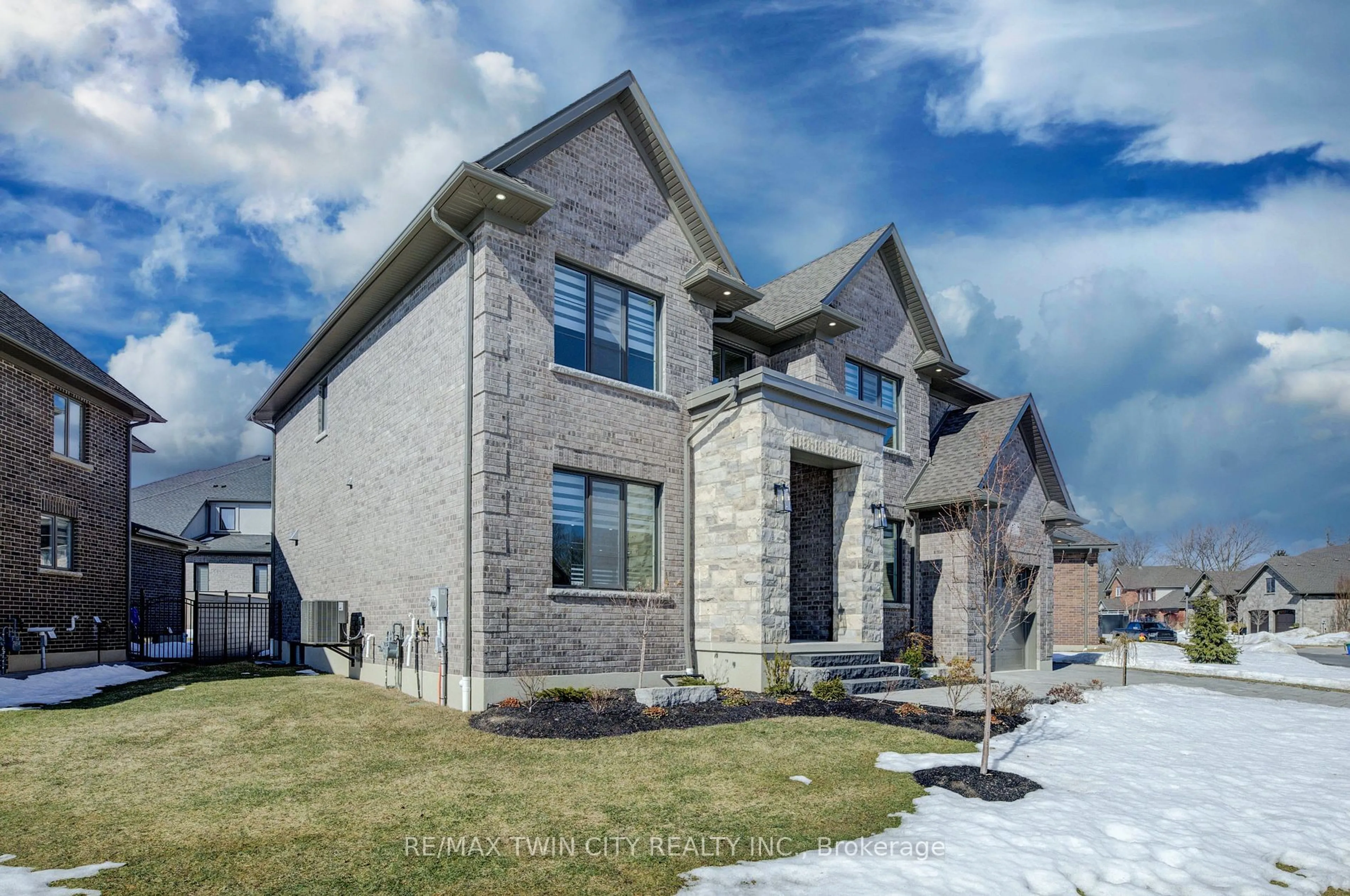 Home with brick exterior material, street for 47 Pioneer Ridge Dr, Kitchener Ontario N2P 0G6