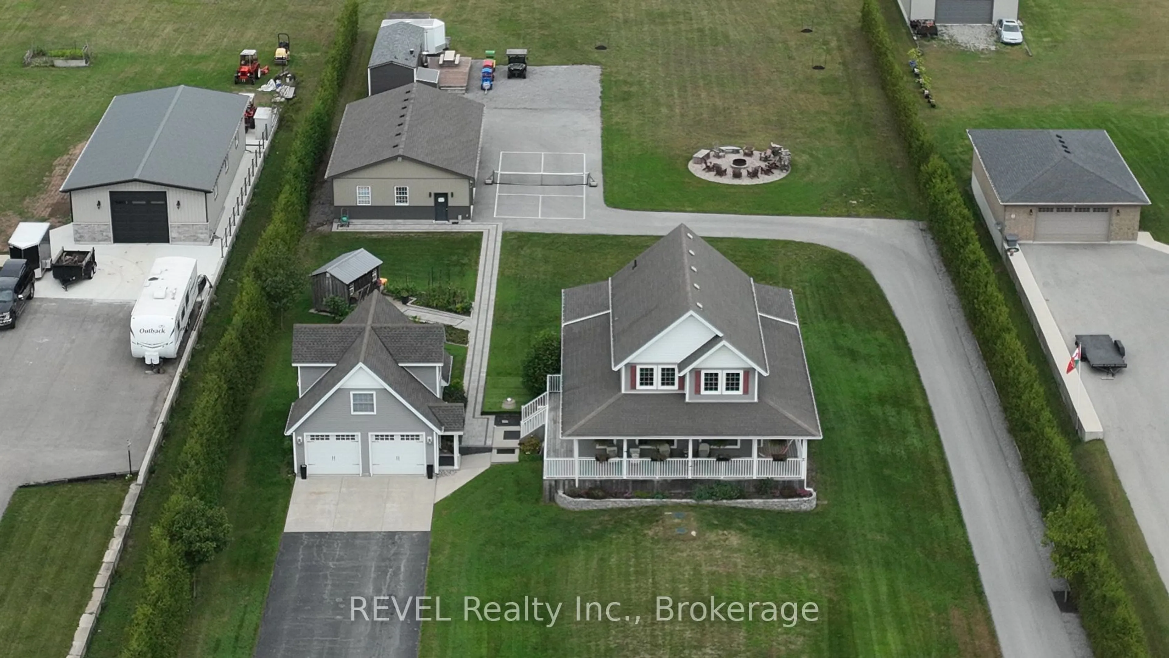 A pic from outside/outdoor area/front of a property/back of a property/a pic from drone, unknown for 5256 Beach Rd, Port Colborne Ontario L0S 1R0