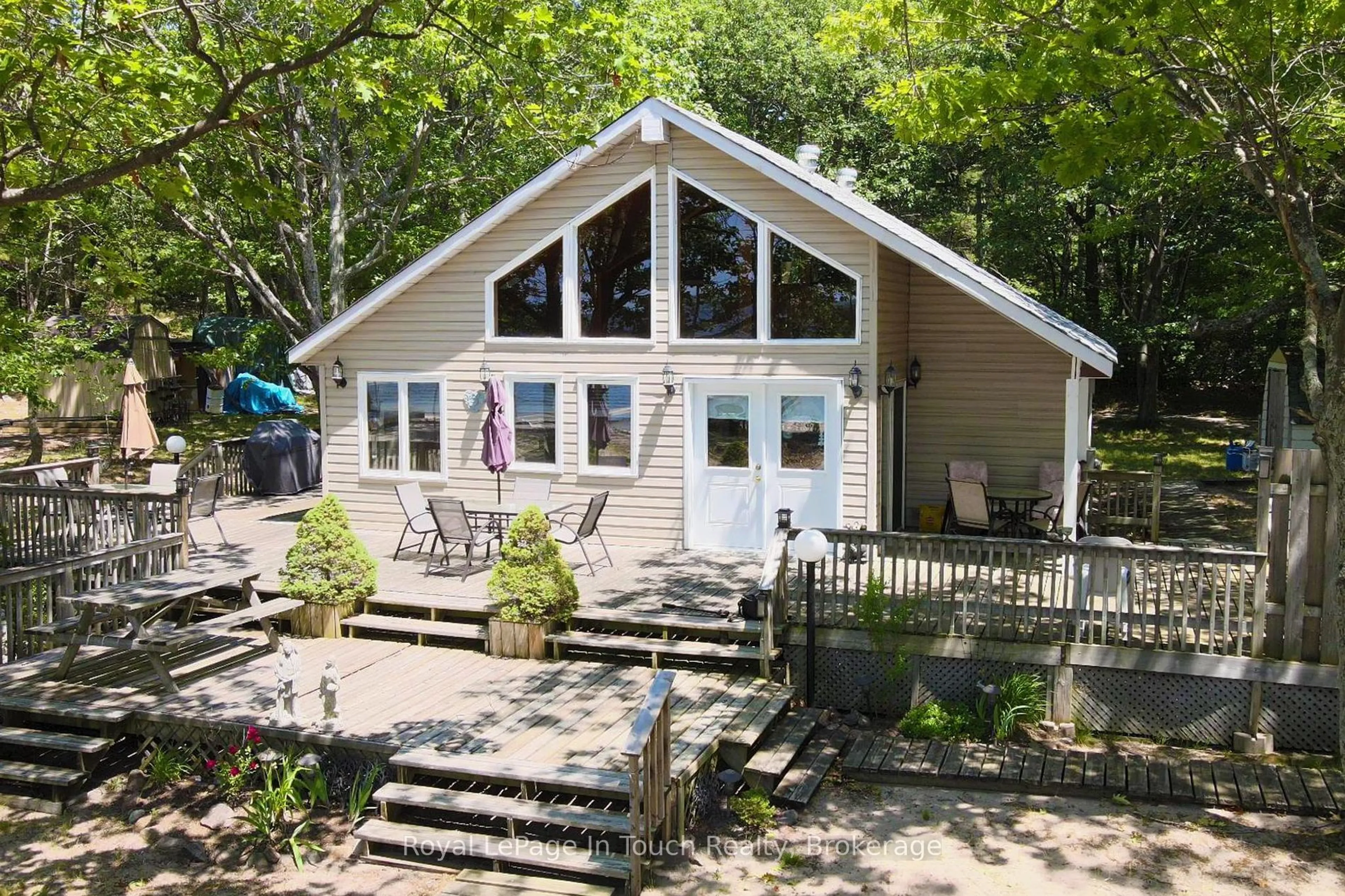 Home with vinyl exterior material, water/lake/river/ocean view for 1264 Island 540, Georgian Bay Ontario P0E 1E0