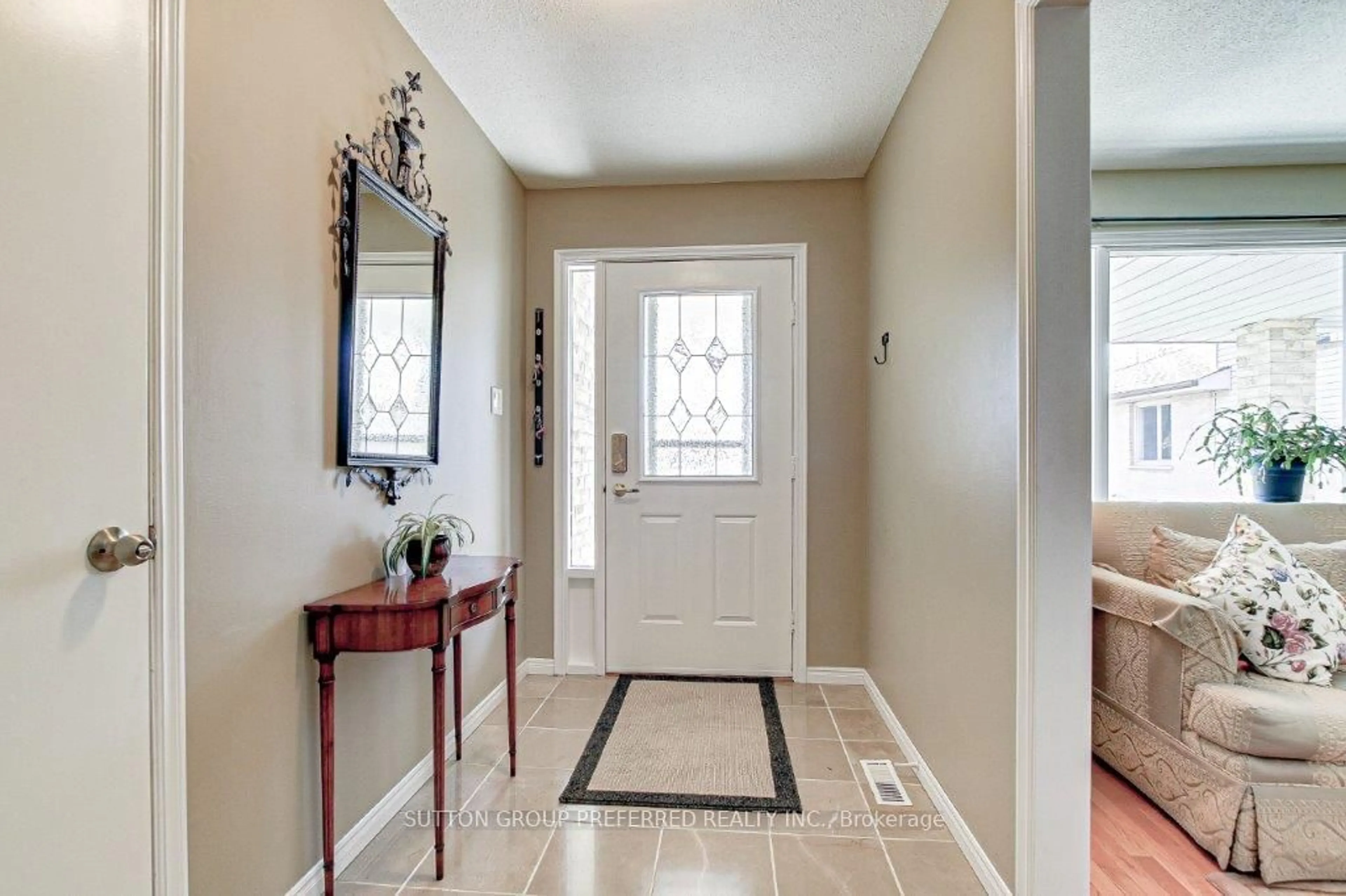 Indoor entryway for 63 Grieve Pl, London Ontario N6E 3C9