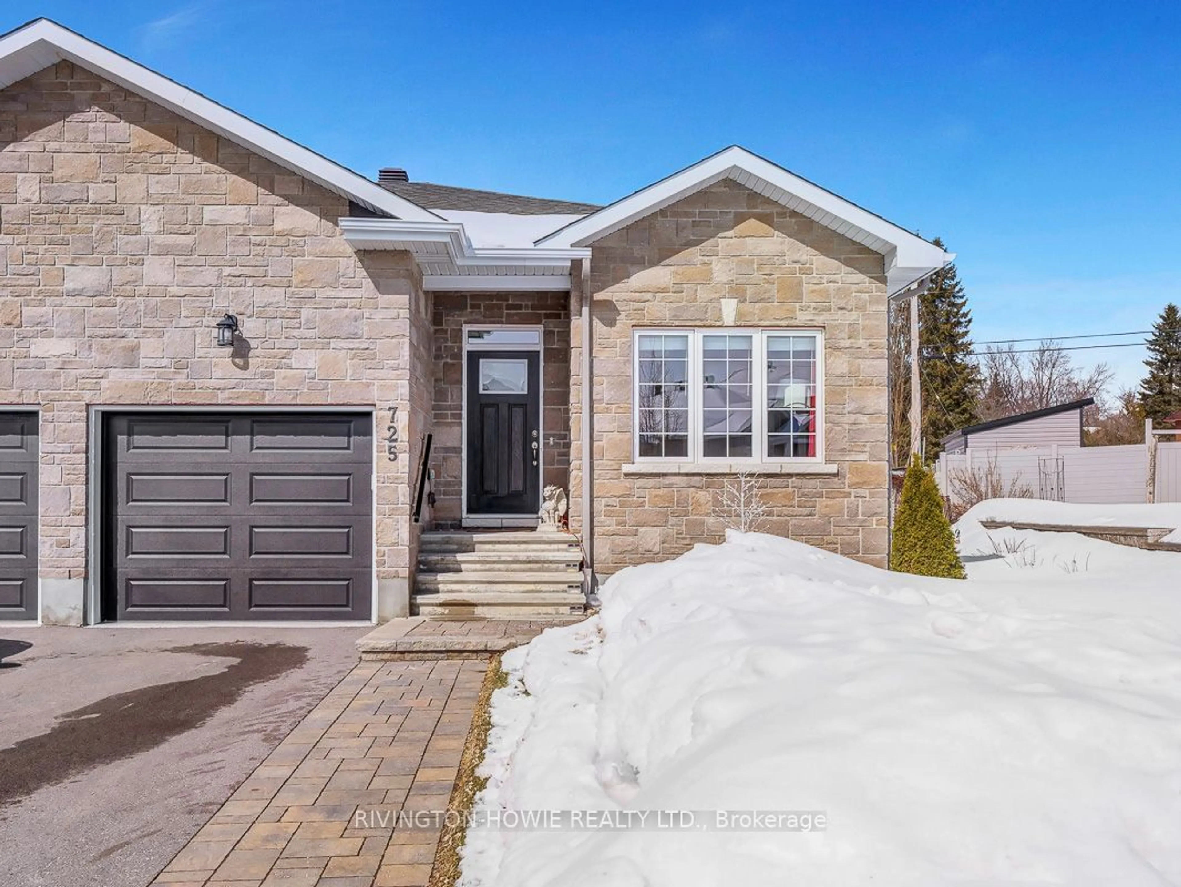 Home with brick exterior material, street for 725 Meadowridge Circ, Carp - Huntley Ward Ontario K0A 1L0