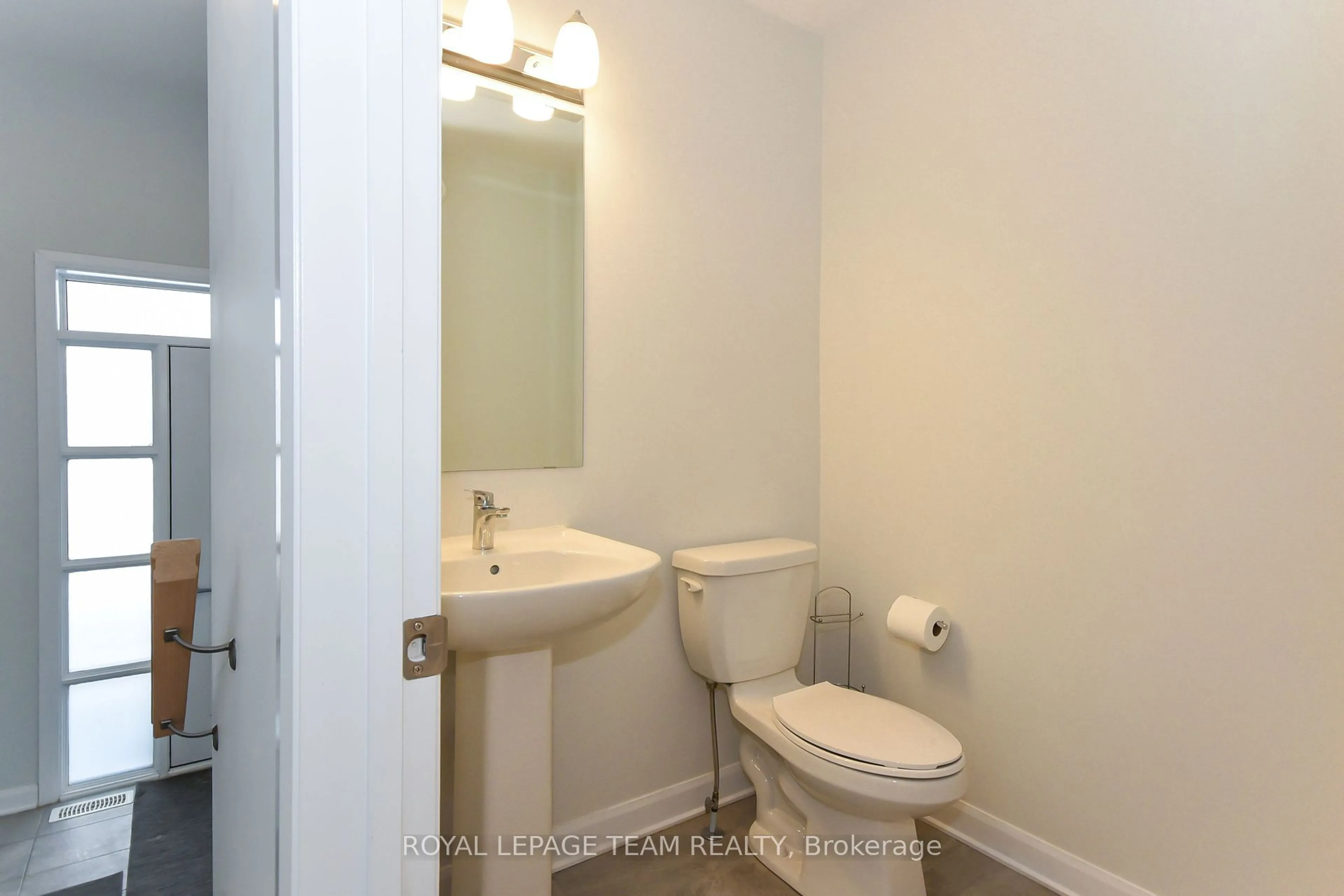 Standard bathroom, unknown for 522 Branch St, Barrhaven Ontario K2J 6P3